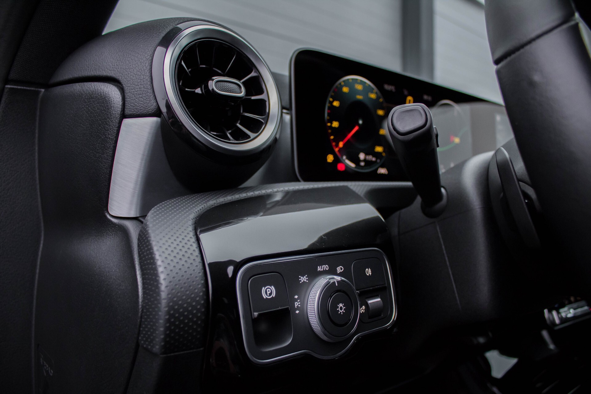 Mercedes-Benz A-Klasse 220 Progressive MBUX/Leder/Widescreen/Camera/Night/DAB+ Aut7 Foto 27