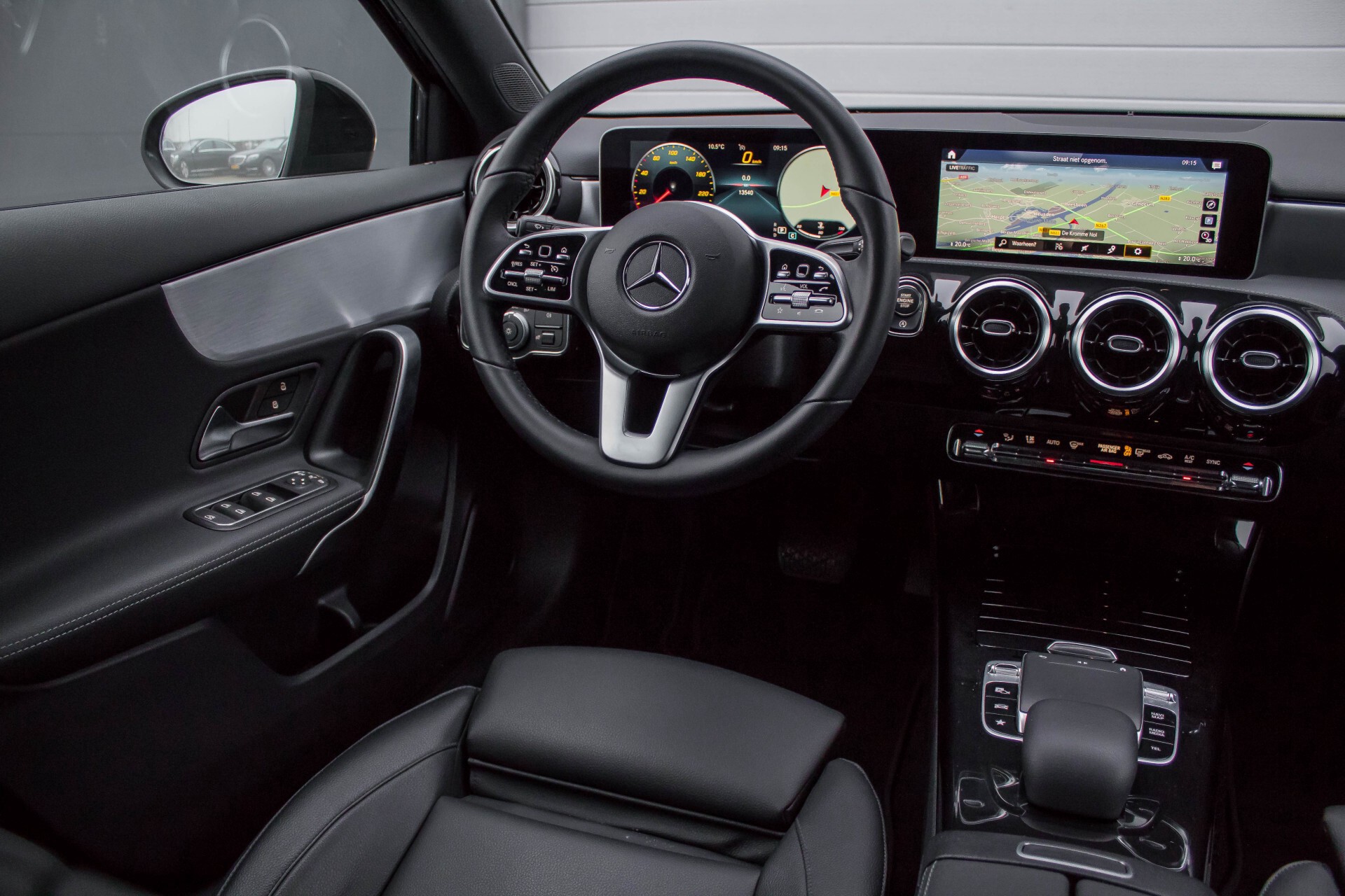 Mercedes-Benz A-Klasse 220 Progressive MBUX/Leder/Widescreen/Camera/Night/DAB+ Aut7 Foto 6