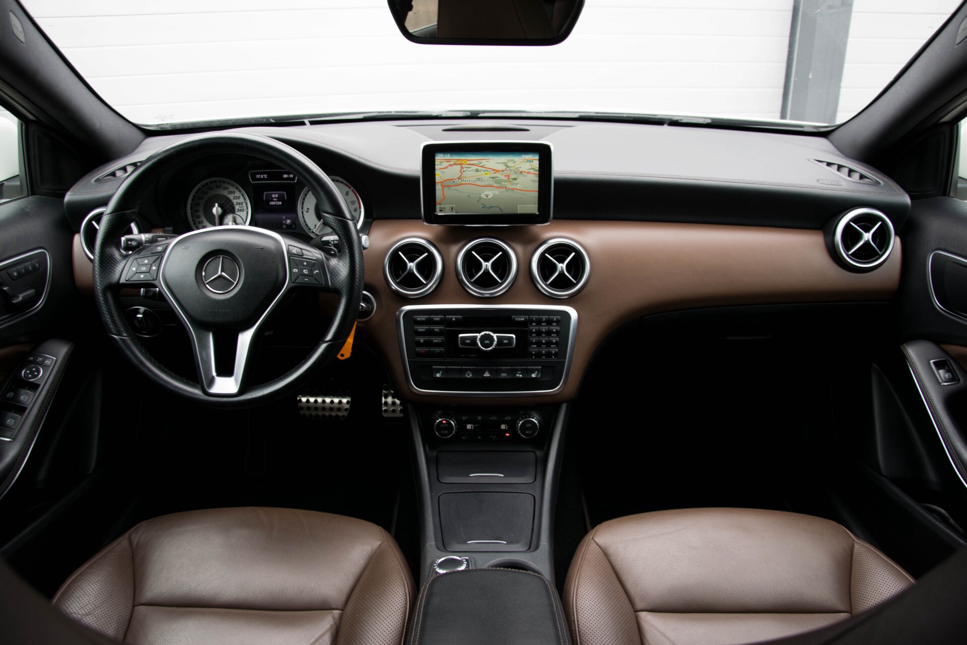 Mercedes-Benz A-Klasse 200 Cdi AMG Panorama/Exclusive/Memory/Camera Aut7 Foto 6