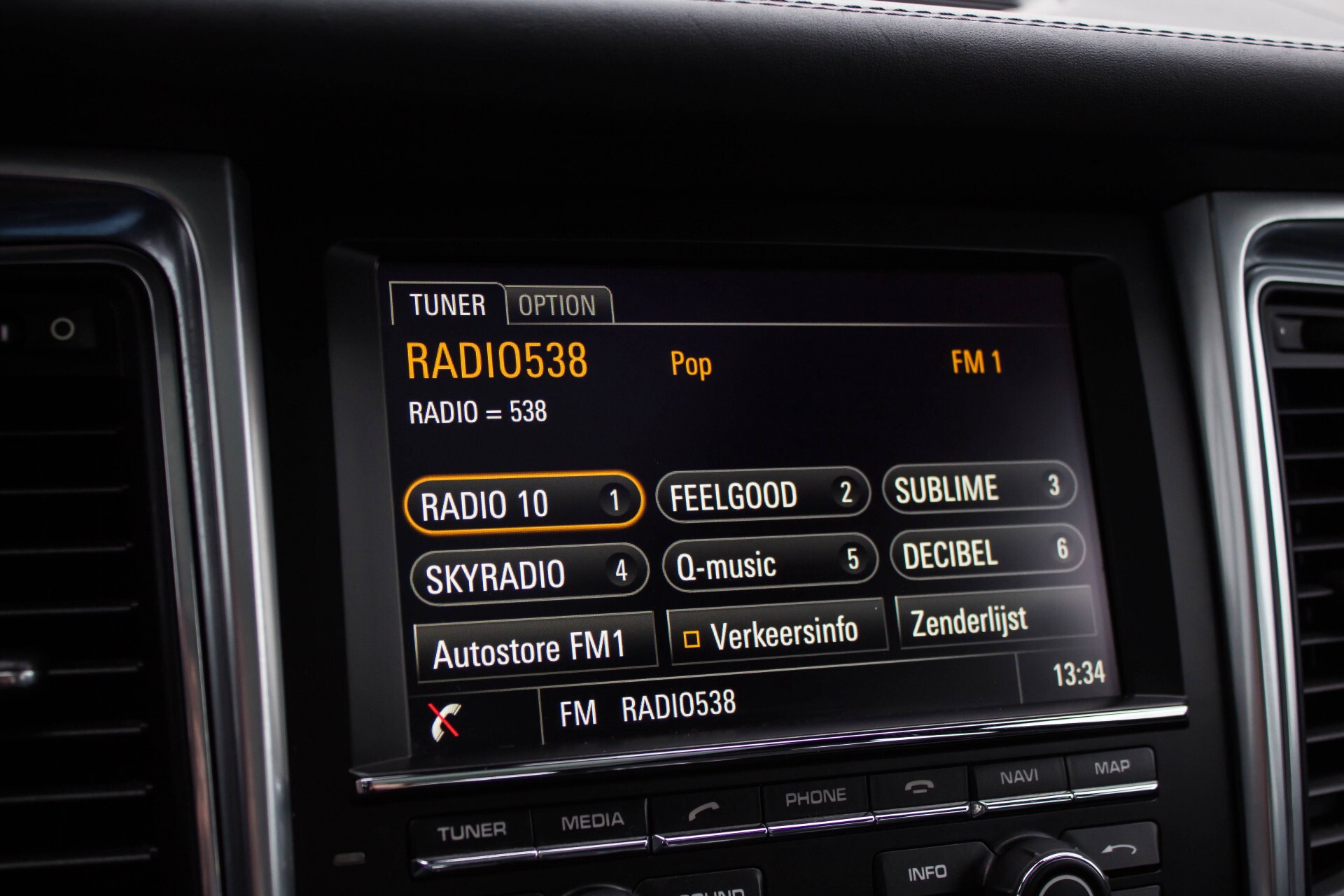 Porsche Macan 3.0 D S Sport Chrono/Luchtvering/Carbon/Panorama/21"Turbo/Bose/DAB Aut7 Foto 18