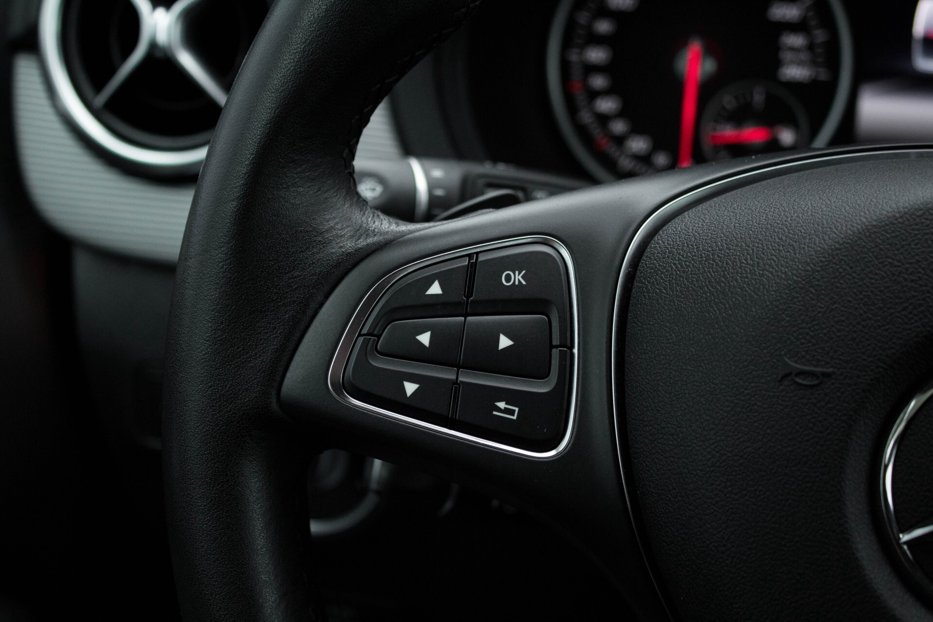 Mercedes-Benz B-Klasse 180 Style Leder/Navi/Keyless/Verwarmde Stln Aut7 Foto 10