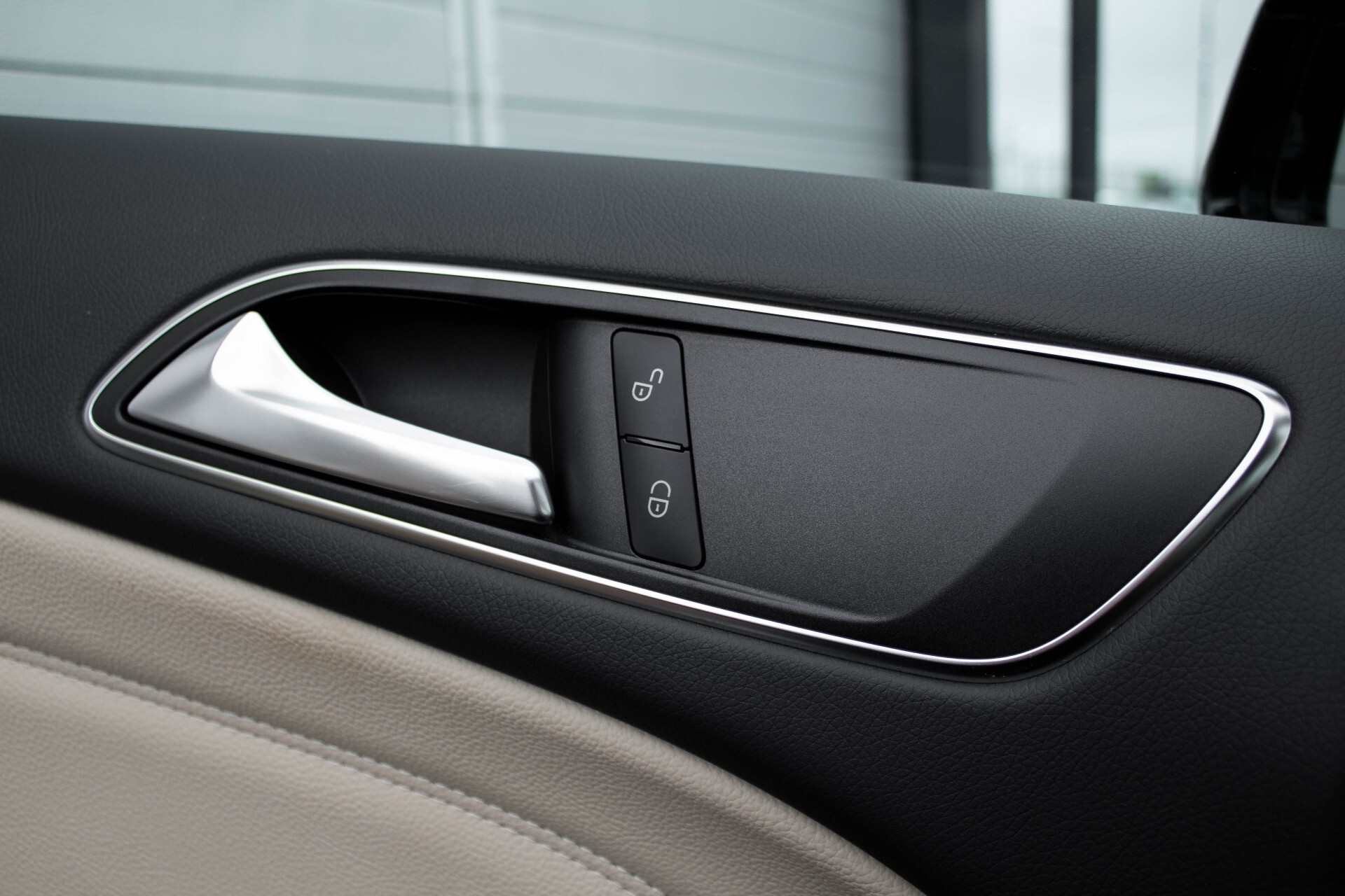 Mercedes-Benz B-Klasse 180 Style Leder/Navi/Keyless/Verwarmde Stln Aut7 Foto 24