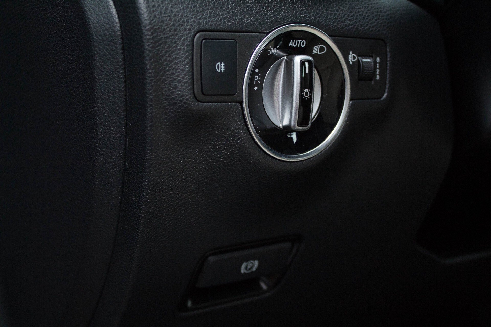 Mercedes-Benz B-Klasse 180 Style Leder/Navi/Keyless/Verwarmde Stln Aut7 Foto 25