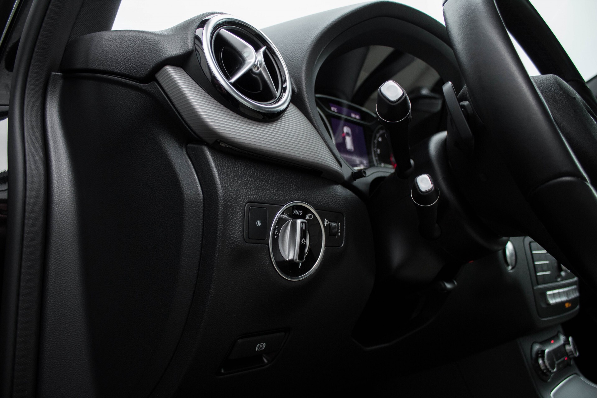 Mercedes-Benz B-Klasse 180 Style Leder/Navi/Keyless/Verwarmde Stln Aut7 Foto 26