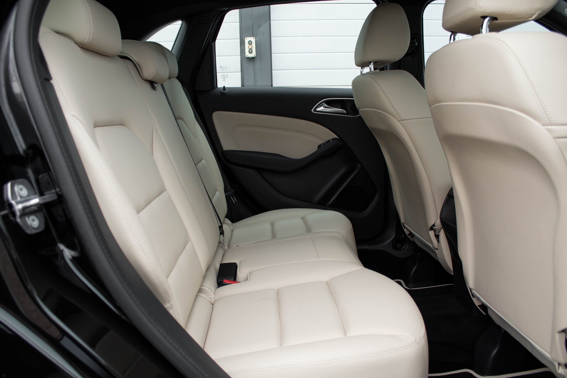 Mercedes-Benz B-Klasse 180 Style Leder/Navi/Keyless/Verwarmde Stln Aut7 Foto 4