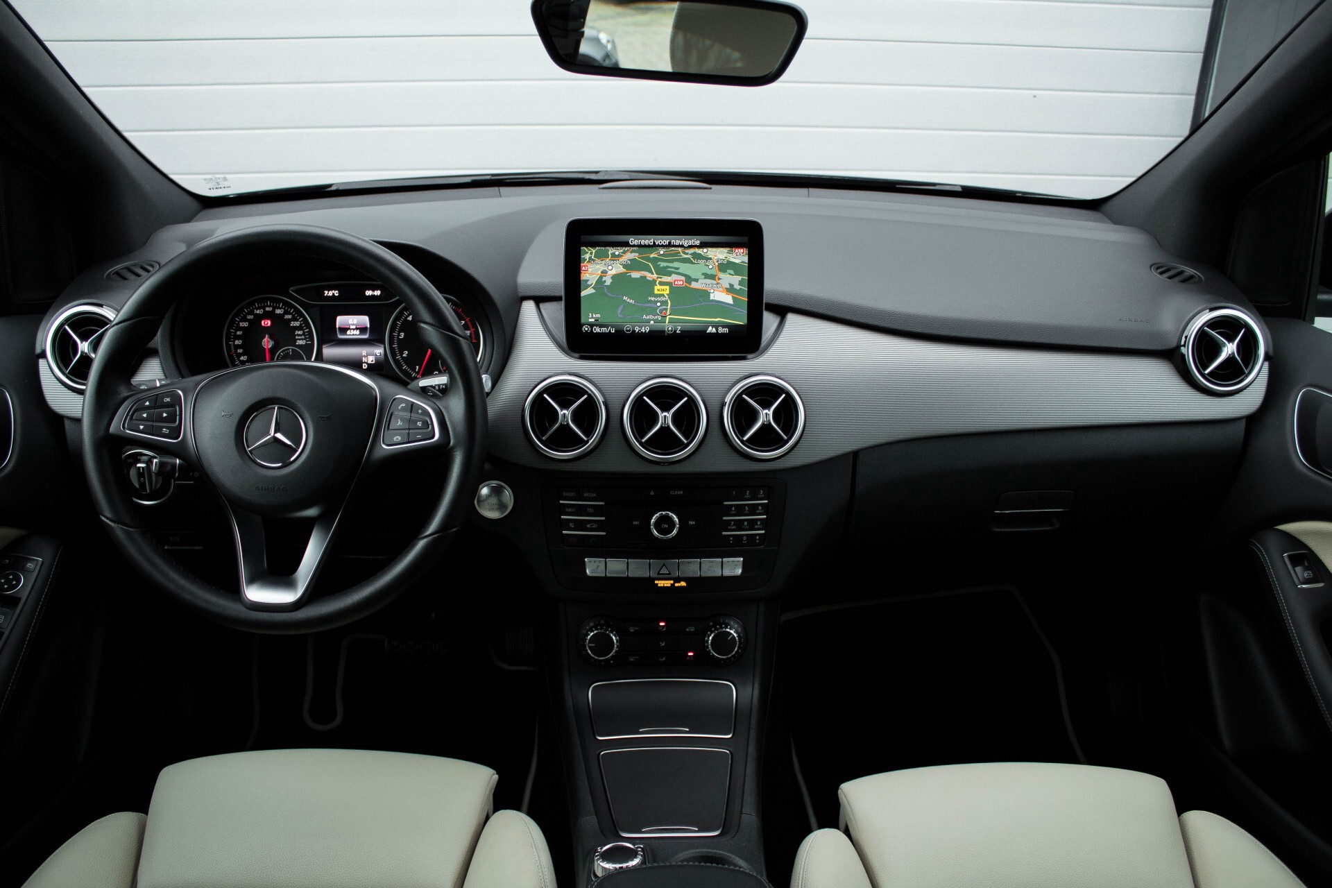 Mercedes-Benz B-Klasse 180 Style Leder/Navi/Keyless/Verwarmde Stln Aut7 Foto 7