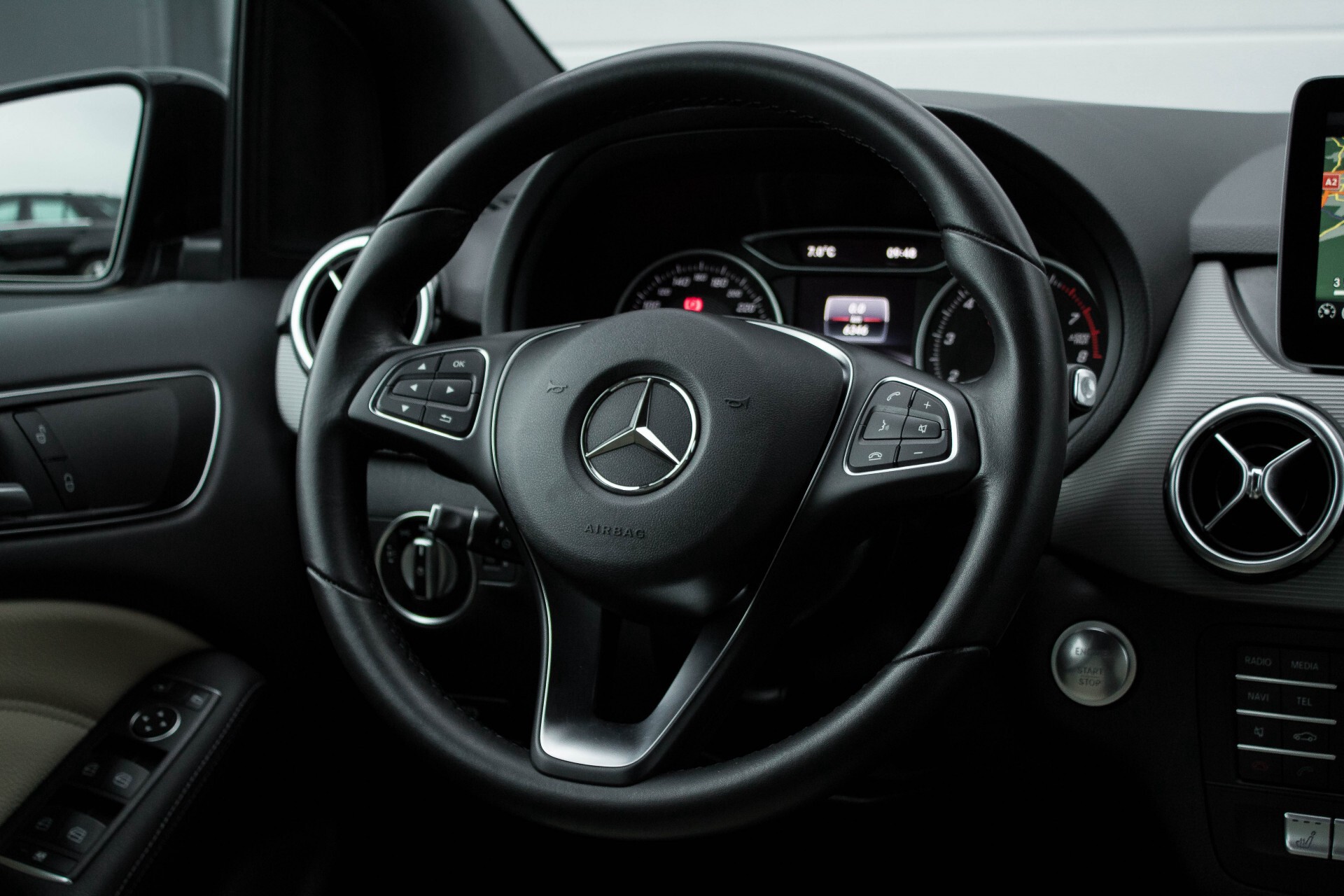 Mercedes-Benz B-Klasse 180 Style Leder/Navi/Keyless/Verwarmde Stln Aut7 Foto 8