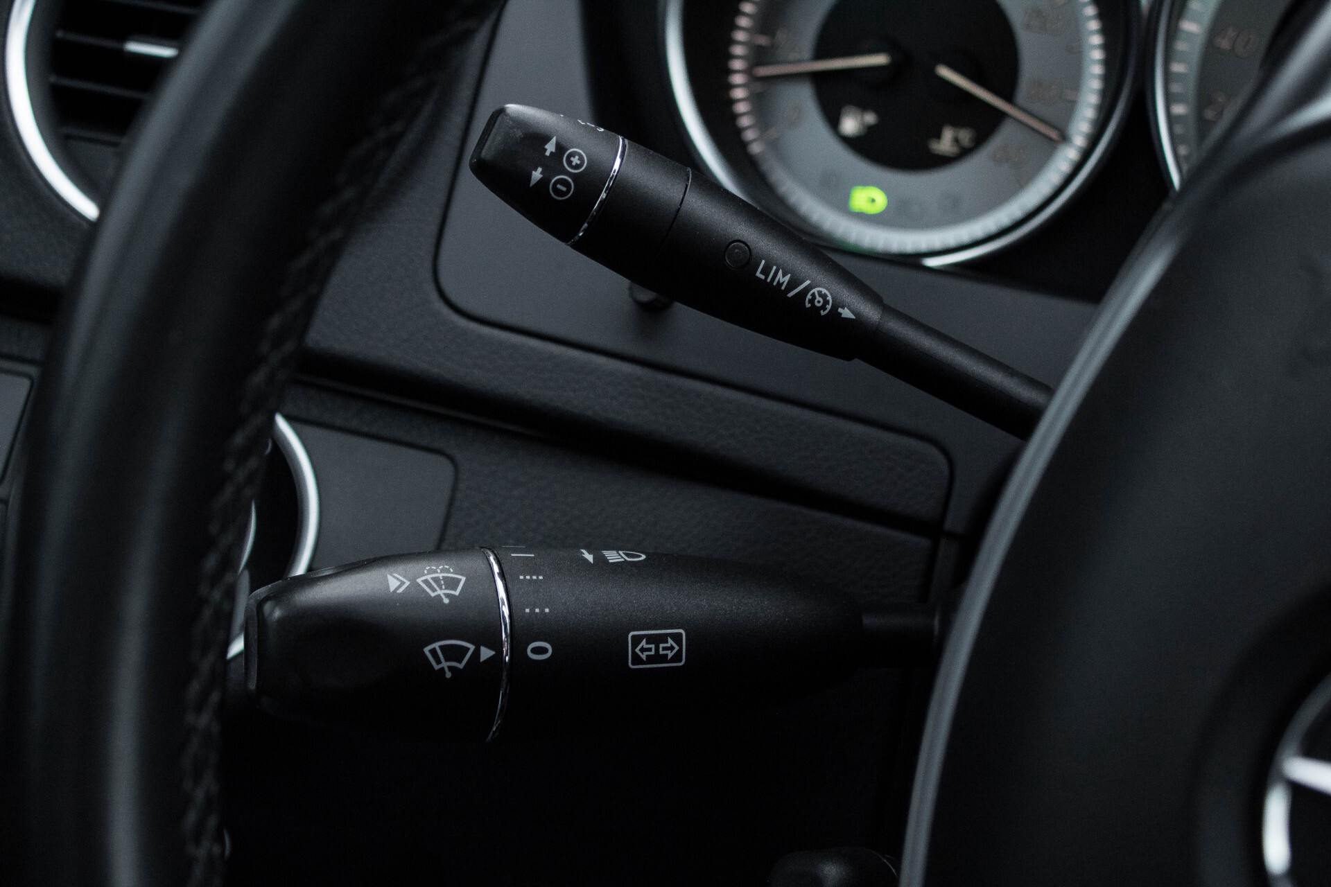 Mercedes-Benz C-Klasse 350 4-M AMG Panorama/Keyless/Harman-Kardon/Standkachel/Memory Aut7 Foto 10