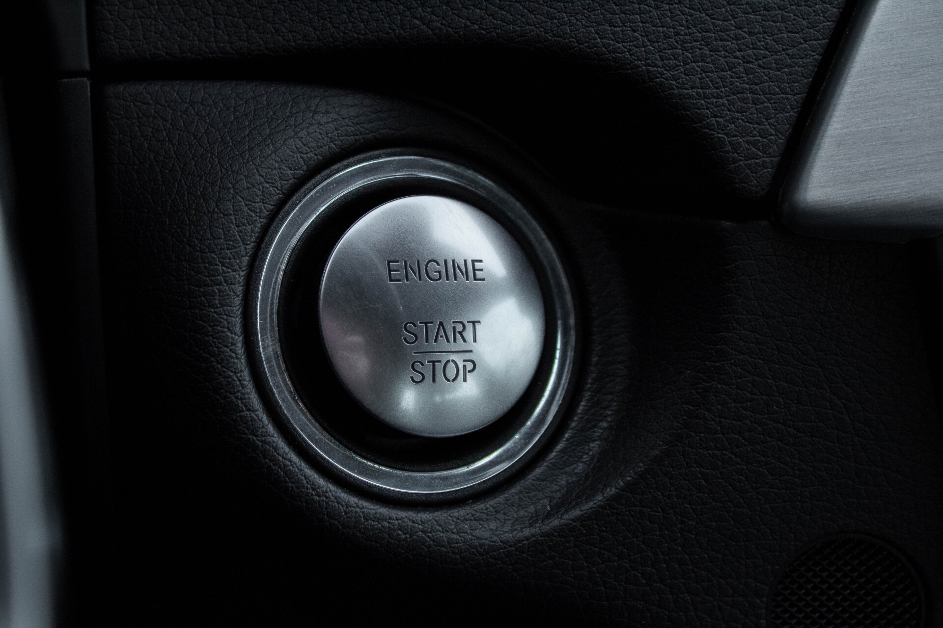 Mercedes-Benz C-Klasse 350 4-M AMG Panorama/Keyless/Harman-Kardon/Standkachel/Memory Aut7 Foto 13