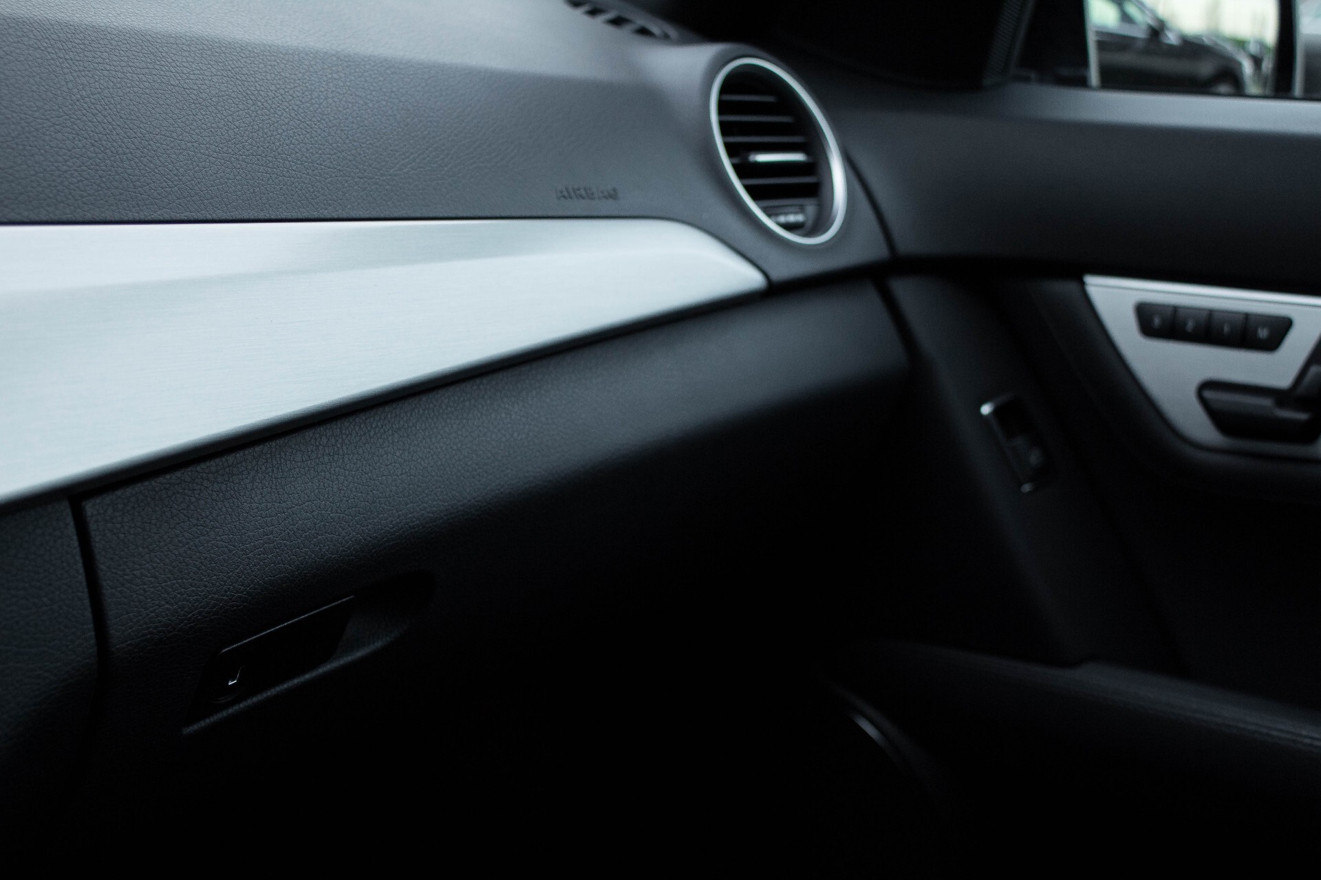 Mercedes-Benz C-Klasse 350 4-M AMG Panorama/Keyless/Harman-Kardon/Standkachel/Memory Aut7 Foto 17