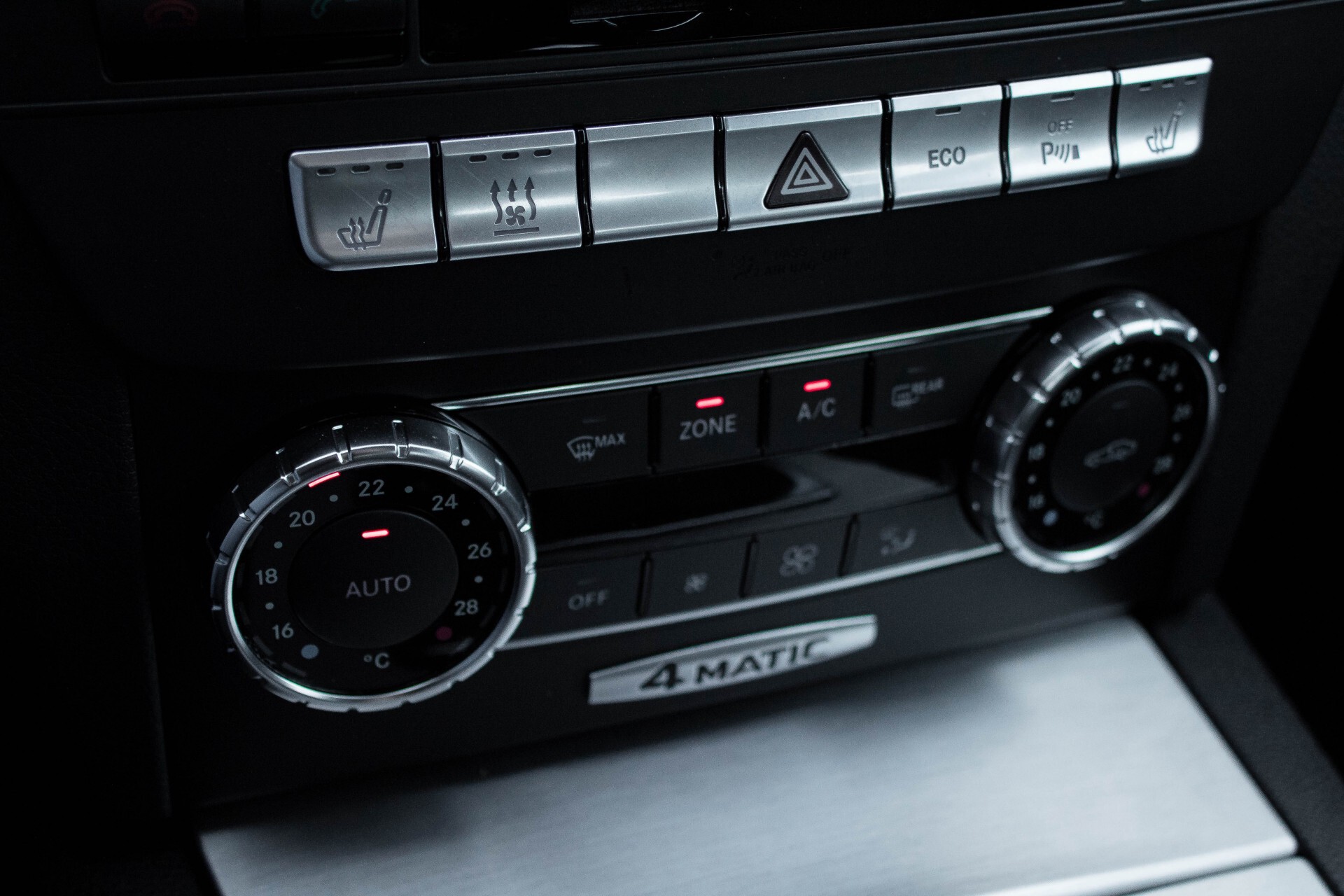 Mercedes-Benz C-Klasse 350 4-M AMG Panorama/Keyless/Harman-Kardon/Standkachel/Memory Aut7 Foto 19