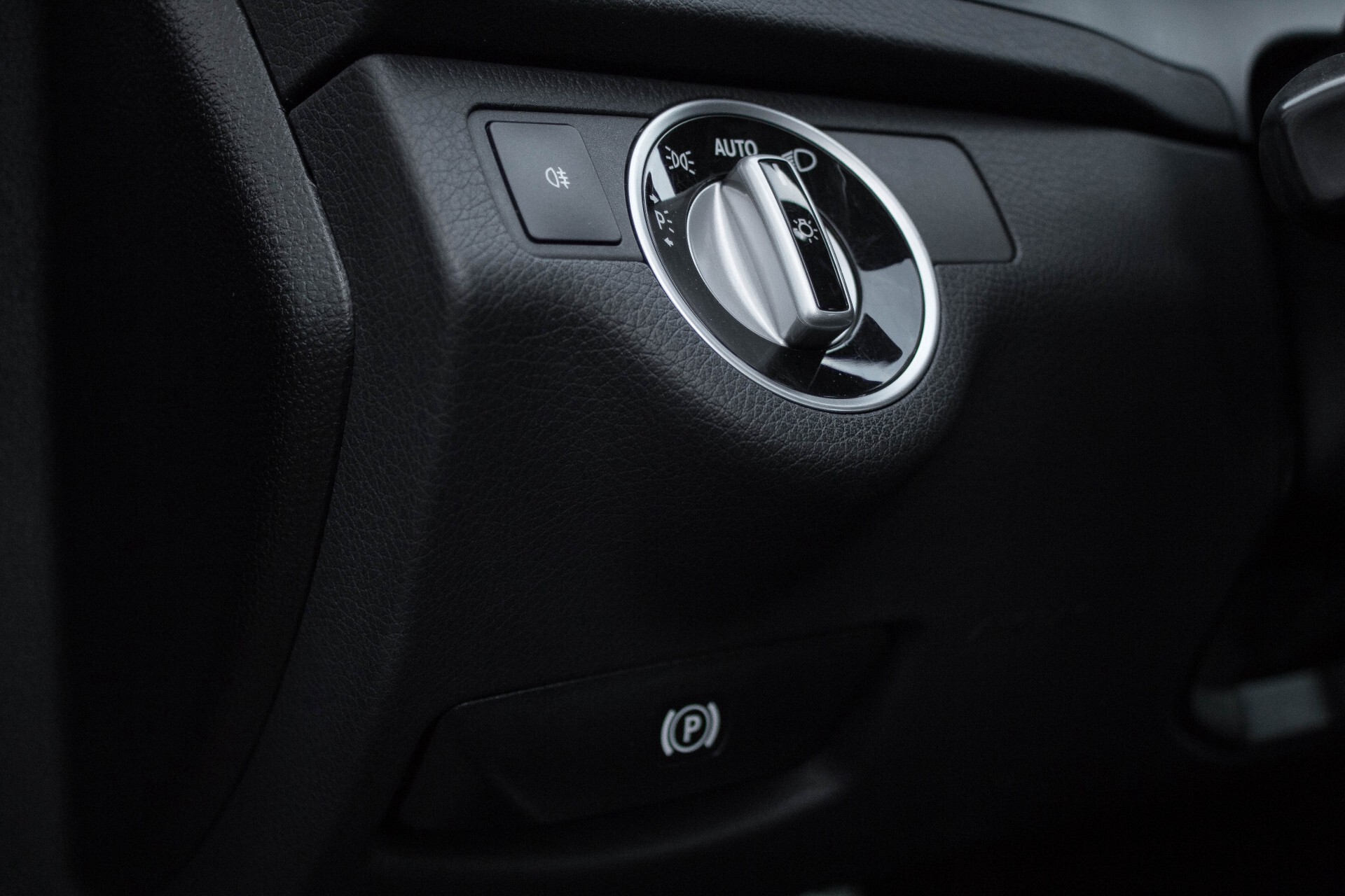 Mercedes-Benz C-Klasse 350 4-M AMG Panorama/Keyless/Harman-Kardon/Standkachel/Memory Aut7 Foto 27