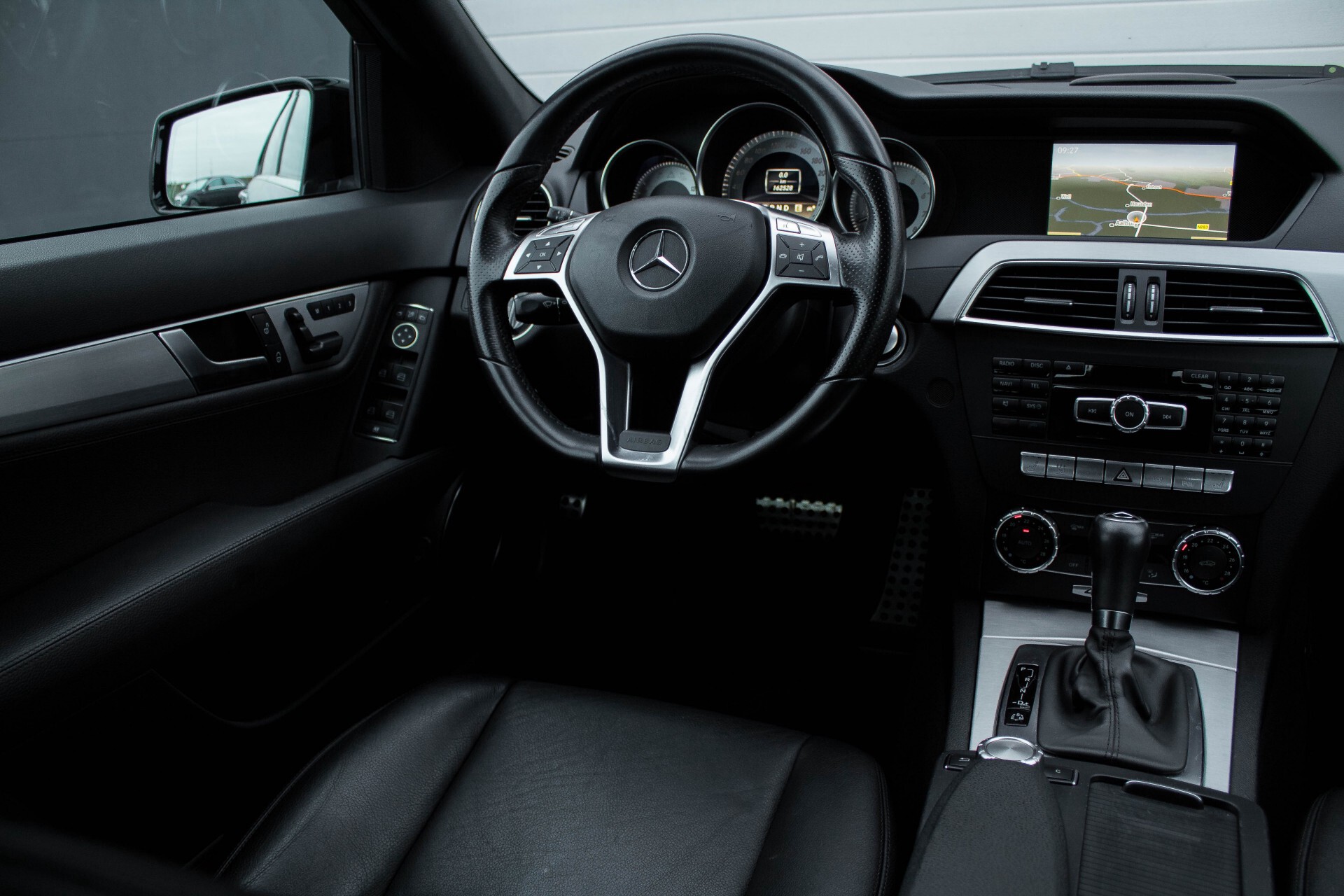Mercedes-Benz C-Klasse 350 4-M AMG Panorama/Keyless/Harman-Kardon/Standkachel/Memory Aut7 Foto 6