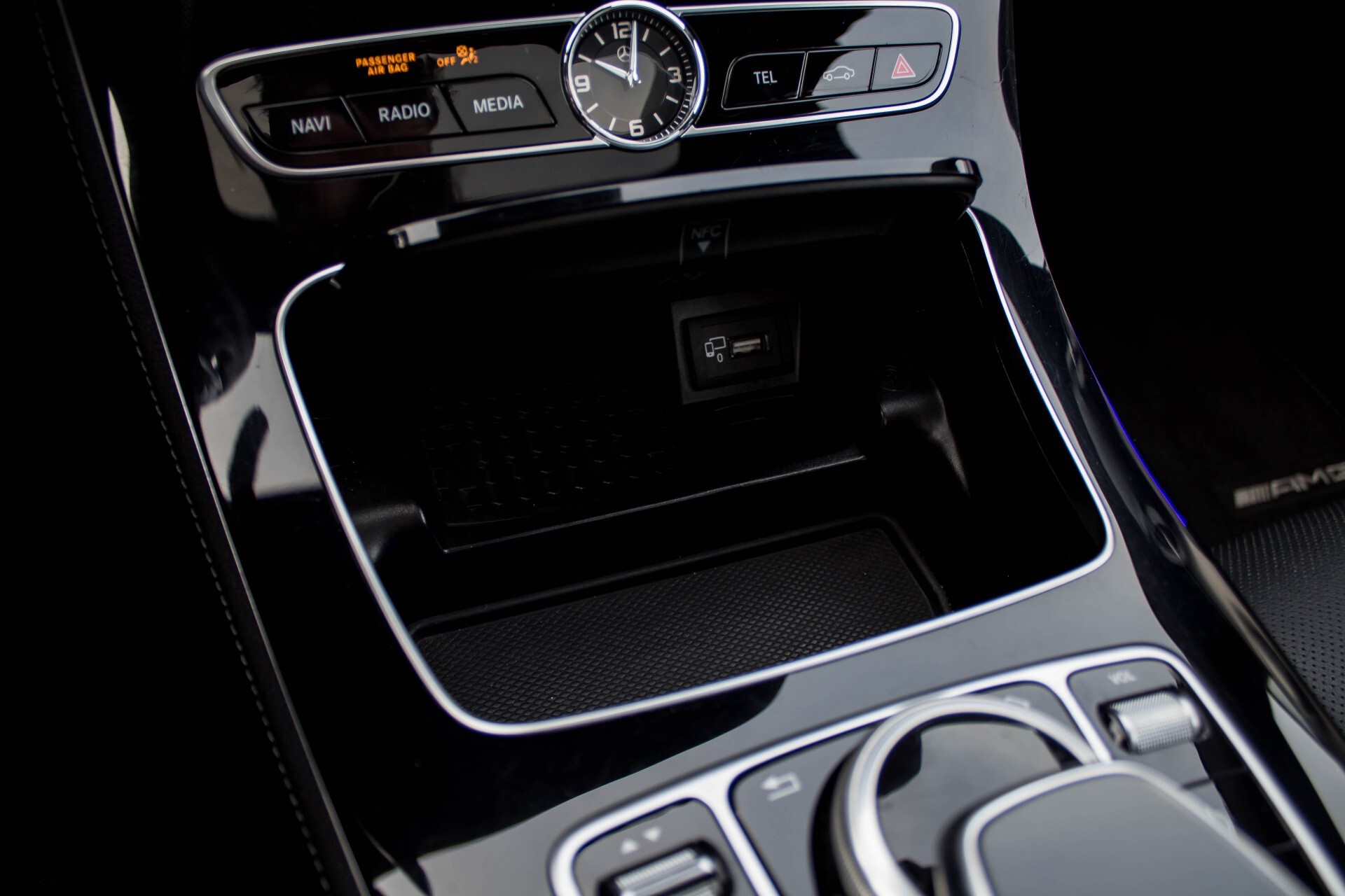 Mercedes-Benz E-Klasse 350 d AMG Luchtvering/Panorama/Distronic/Keyless/Widescreen/Burmester/Memory Aut9 Foto 19