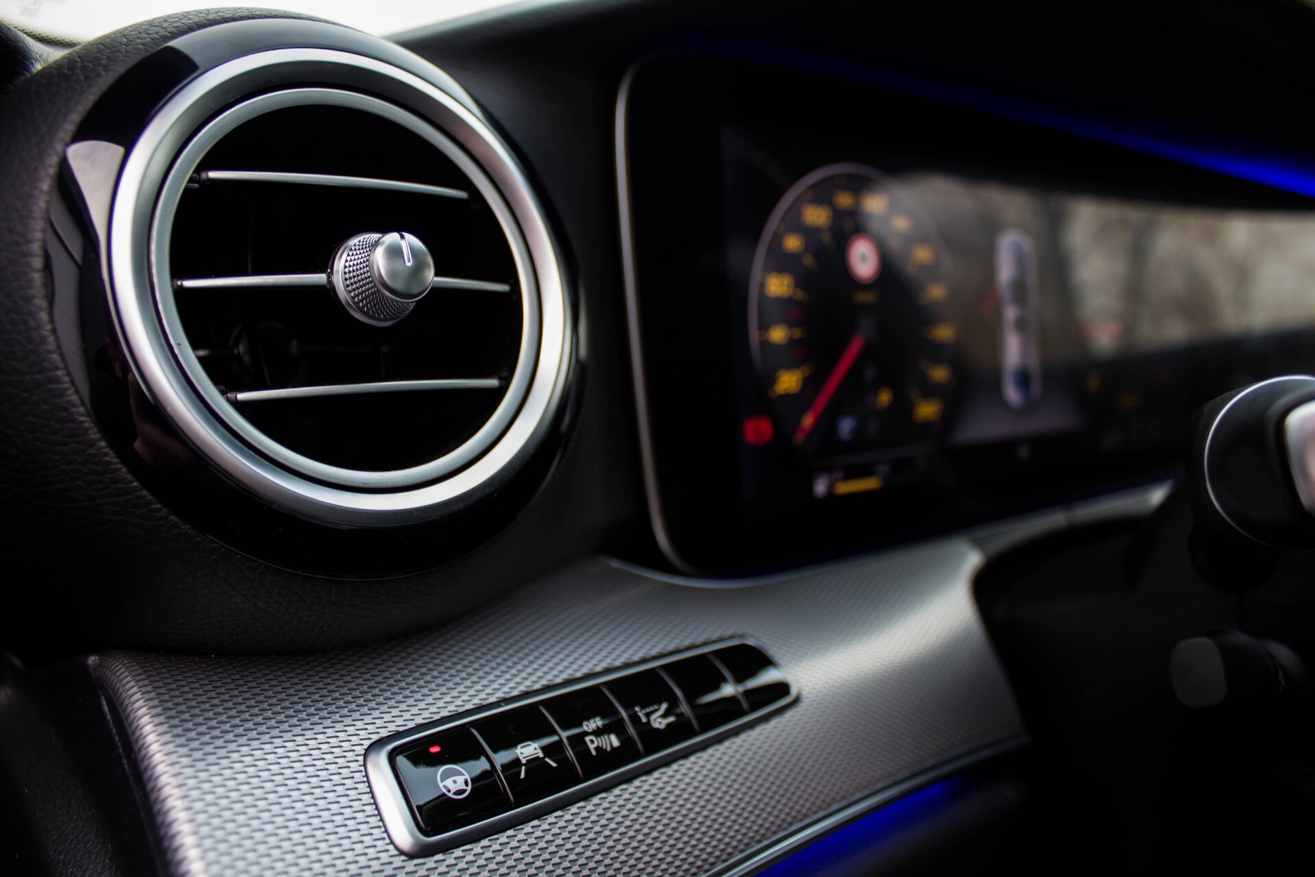 Mercedes-Benz E-Klasse 350 d AMG Luchtvering/Panorama/Distronic/Keyless/Widescreen/Burmester/Memory Aut9 Foto 29