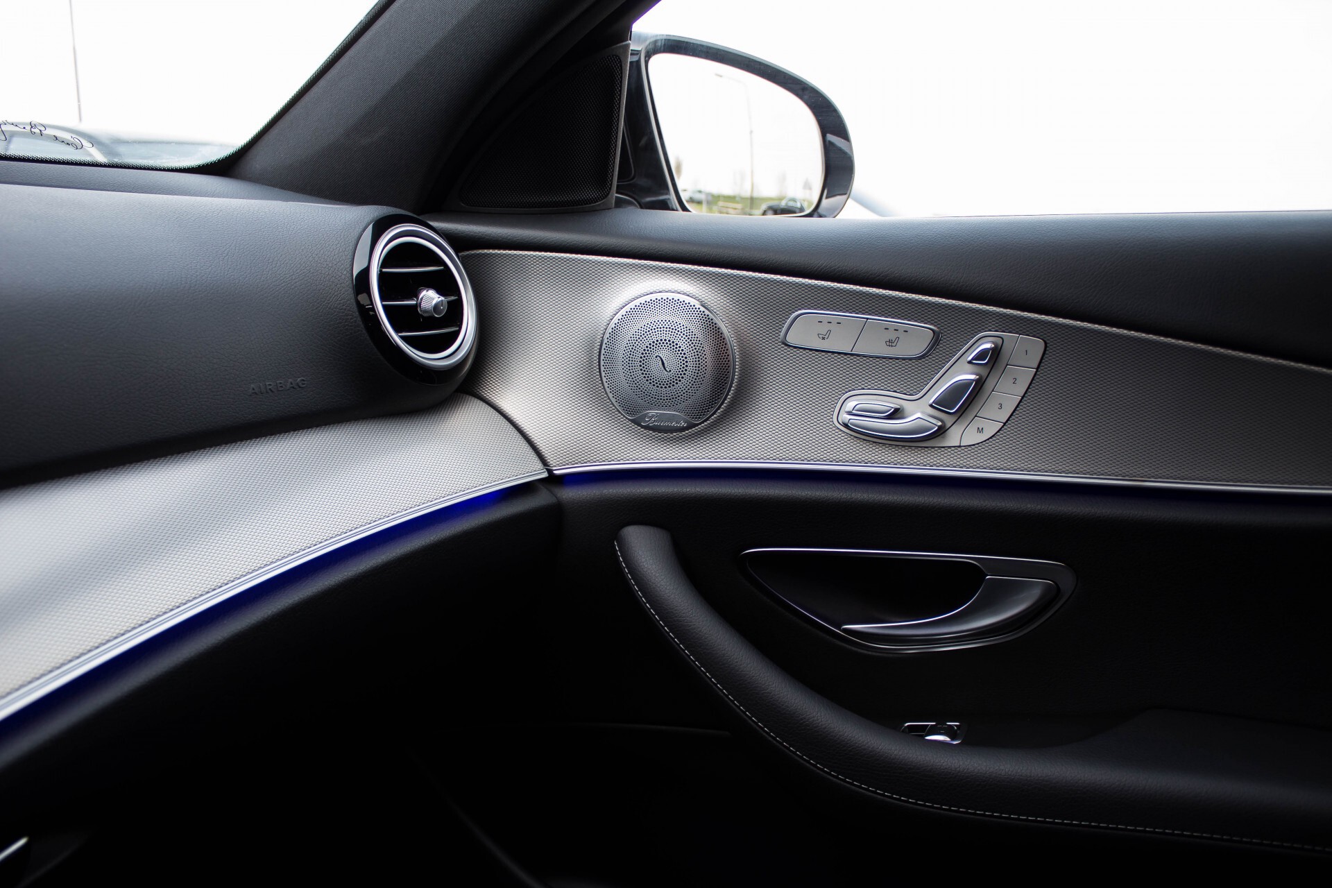 Mercedes-Benz E-Klasse 350 d AMG Luchtvering/Panorama/Distronic/Keyless/Widescreen/Burmester/Memory Aut9 Foto 32
