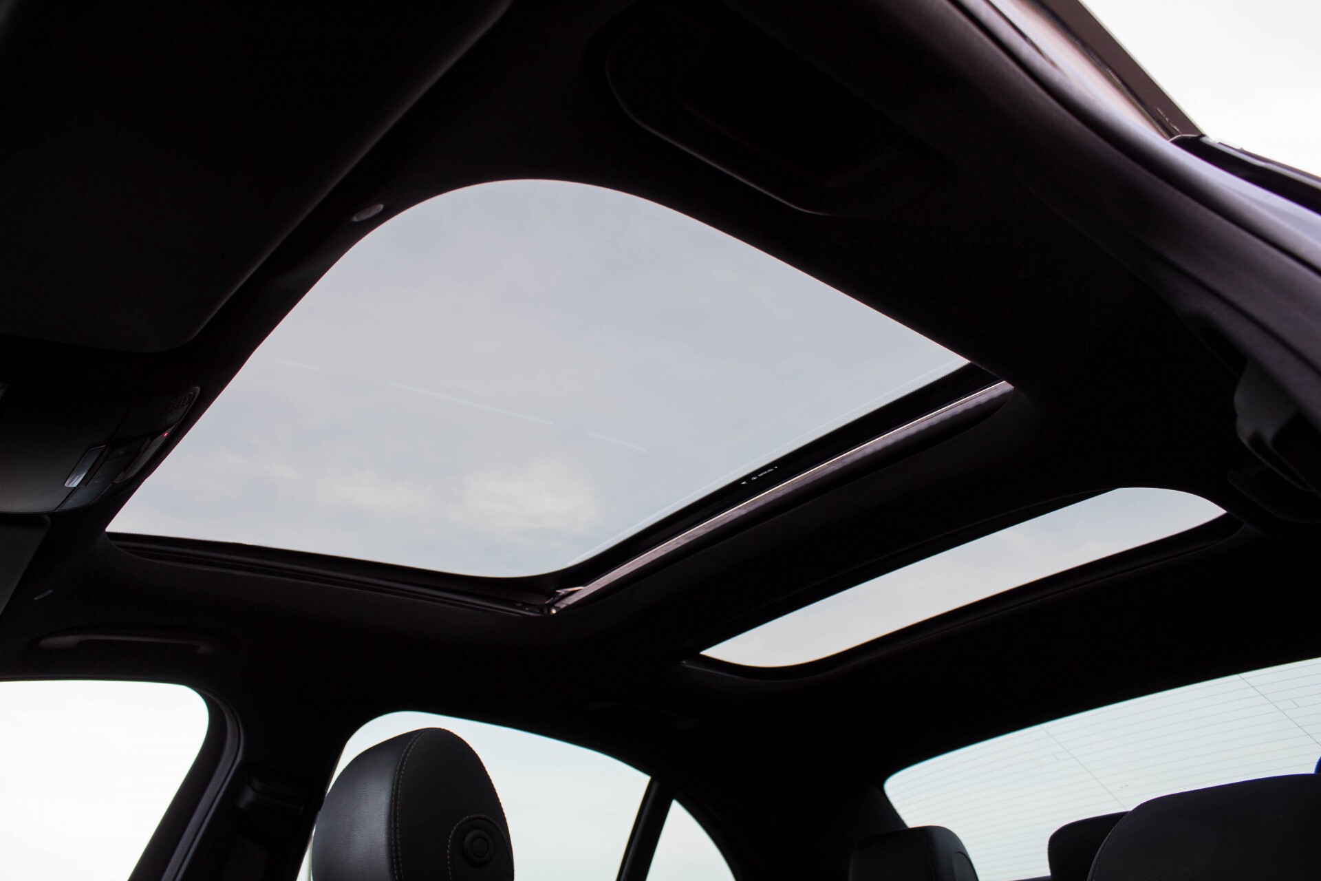 Mercedes-Benz E-Klasse 350 d AMG Luchtvering/Panorama/Distronic/Keyless/Widescreen/Burmester/Memory Aut9 Foto 35