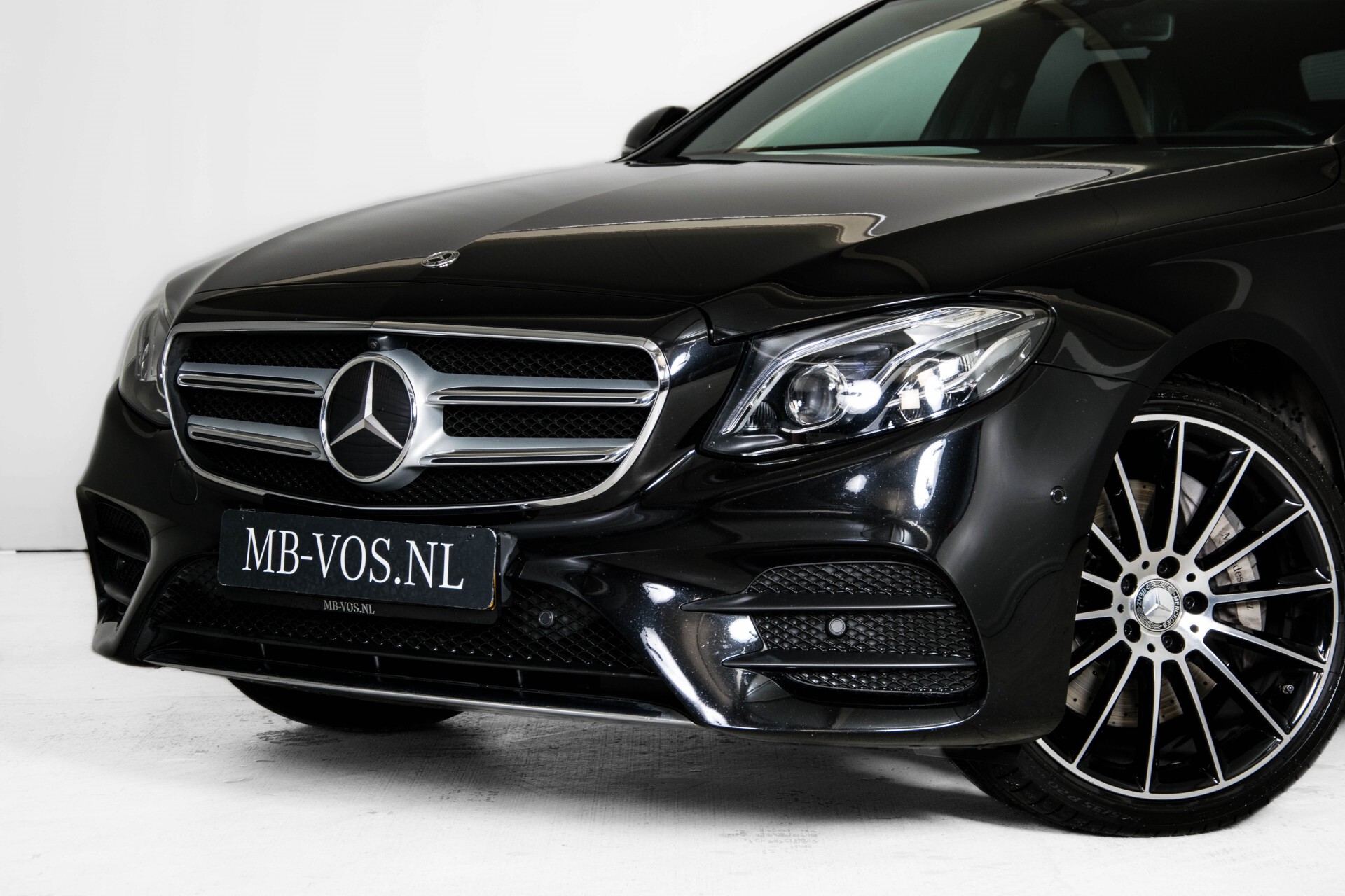 Mercedes-Benz E-Klasse 350 d AMG Luchtvering/Panorama/Distronic/Keyless/Widescreen/Burmester/Memory Aut9 Foto 38