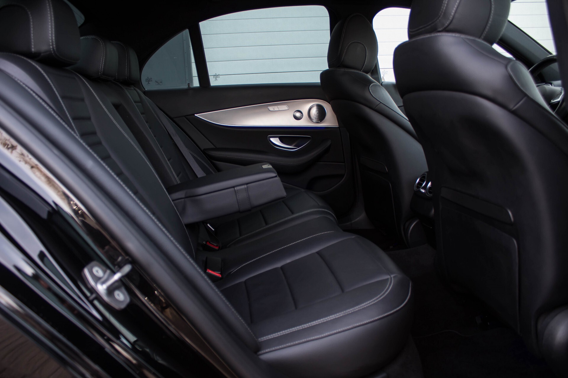 Mercedes-Benz E-Klasse 350 d AMG Luchtvering/Panorama/Distronic/Keyless/Widescreen/Burmester/Memory Aut9 Foto 5