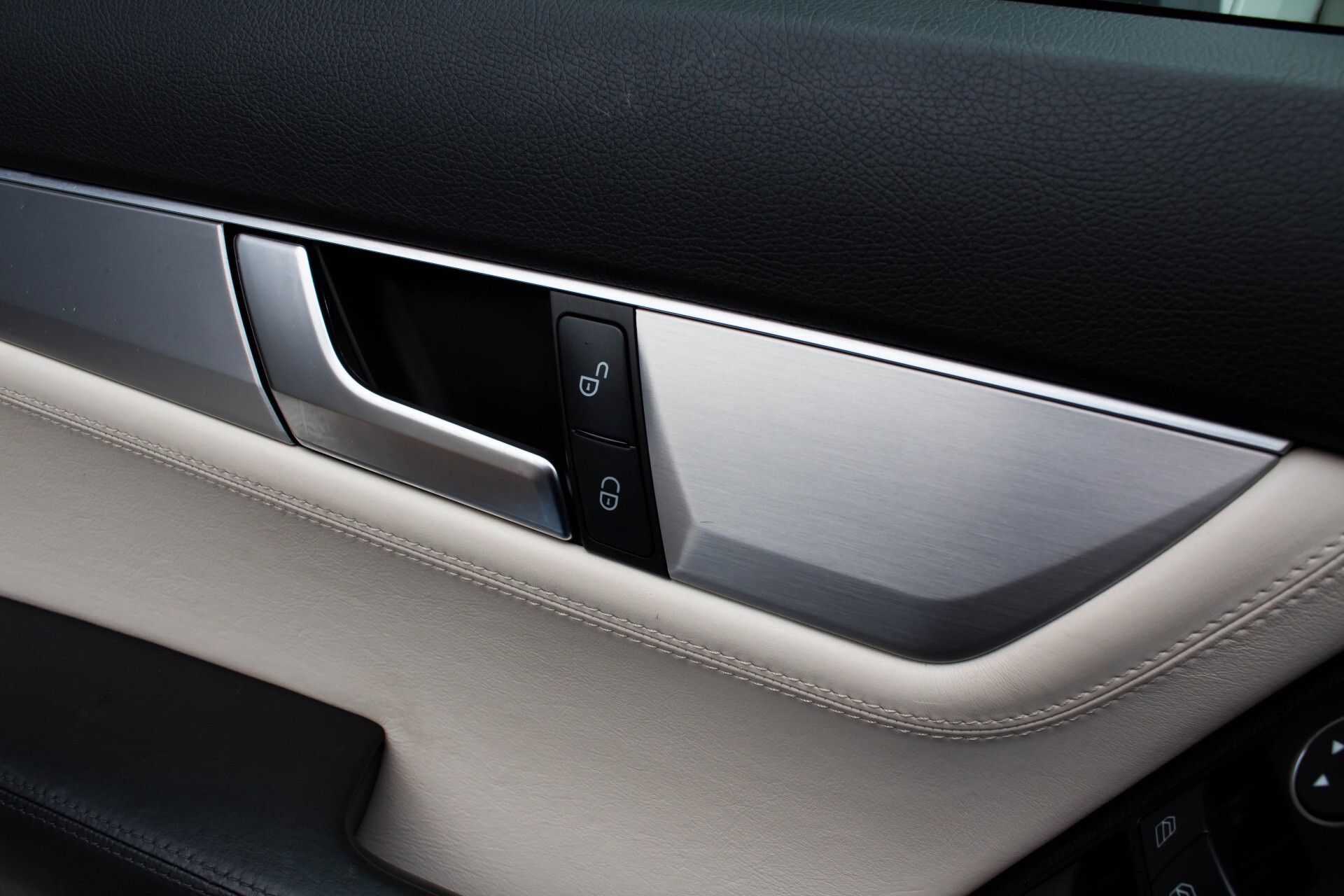 Mercedes-Benz C-Klasse Estate 350 AMG Panorama Designo lak+leder Aut7 Foto 21