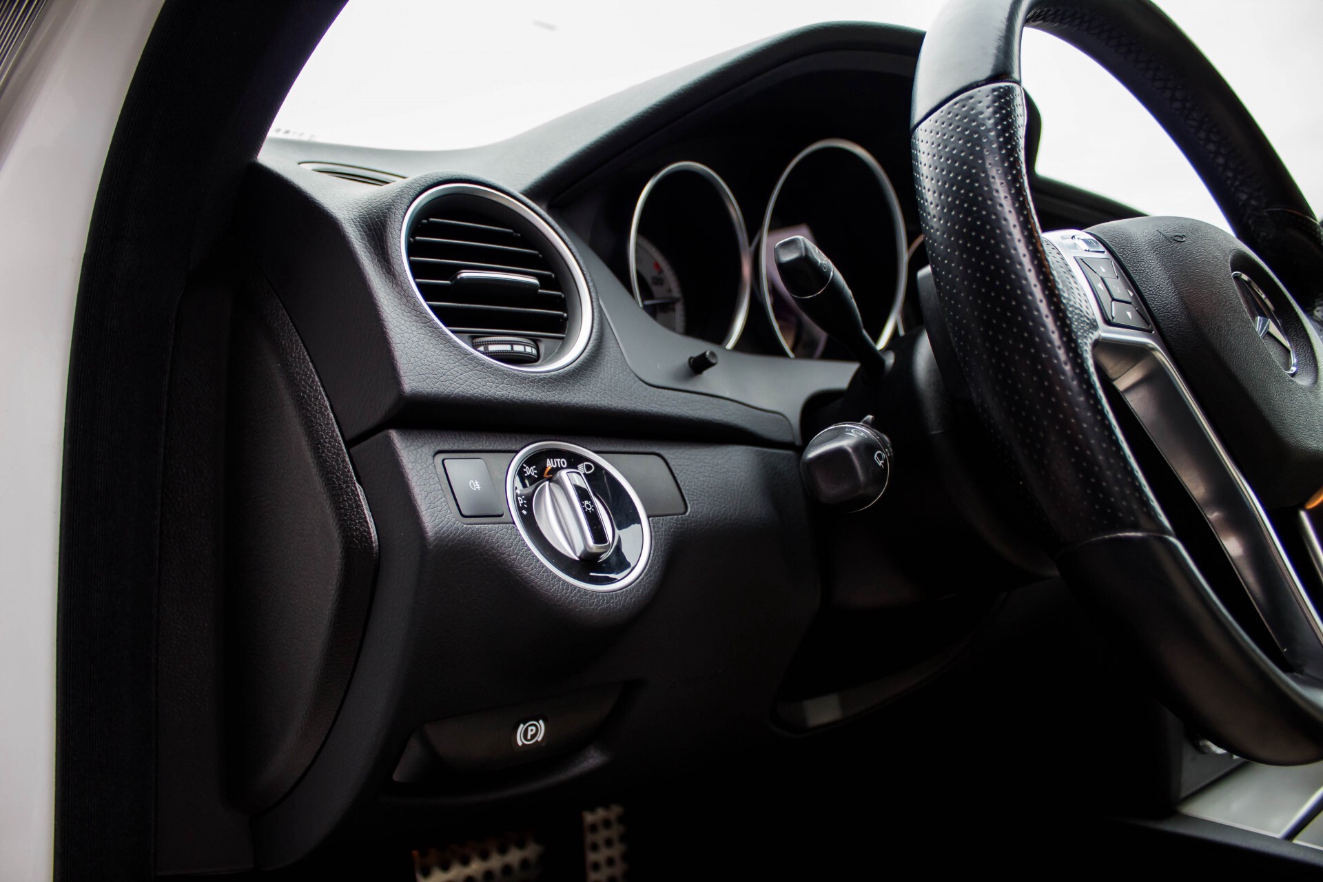 Mercedes-Benz C-Klasse Estate 350 AMG Panorama Designo lak+leder Aut7 Foto 25