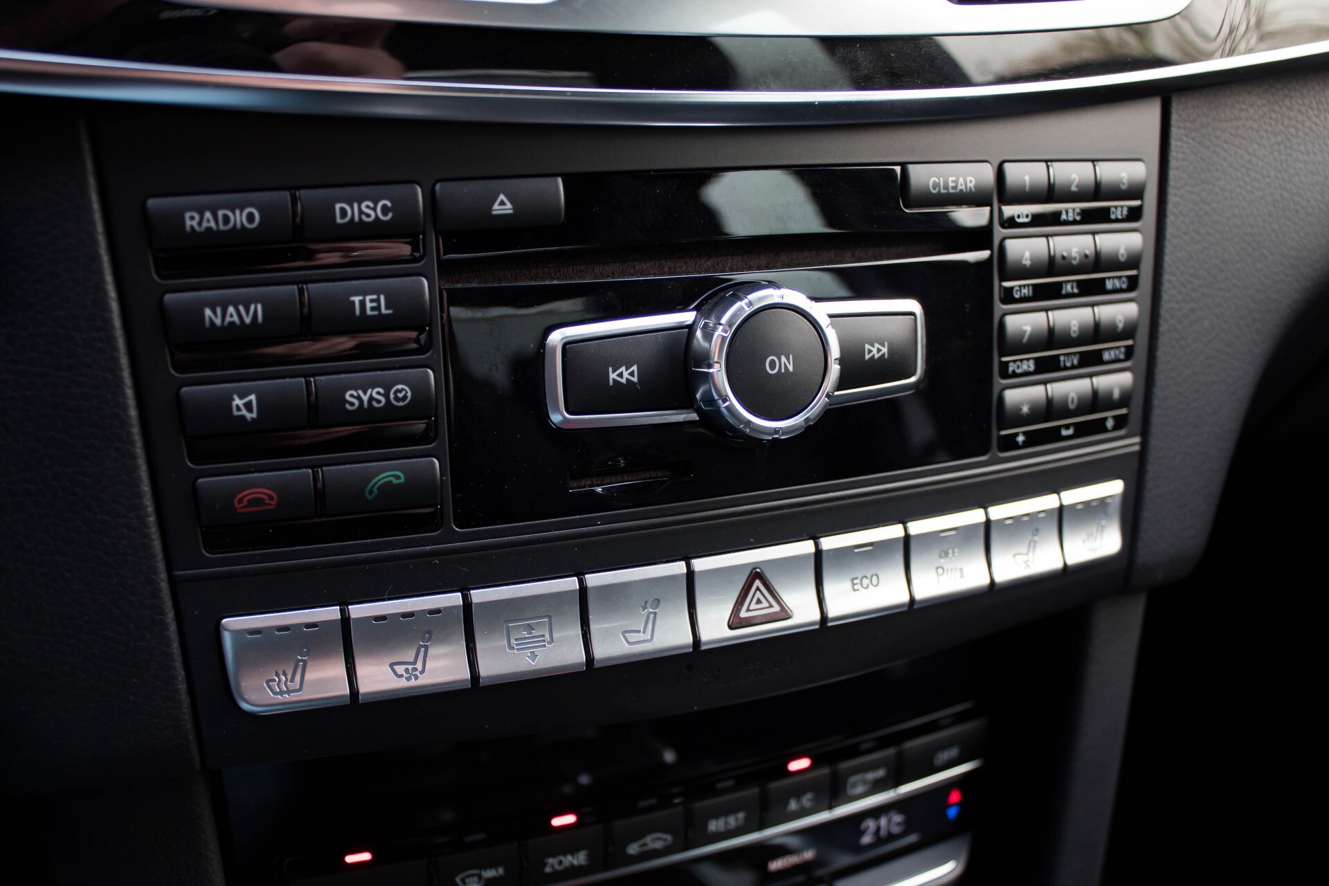 Mercedes-Benz E-Klasse 63 AMG S 4-M Panorama/Distronic/Keyless/Harman-Kardon/V-Max Aut7 Foto 17