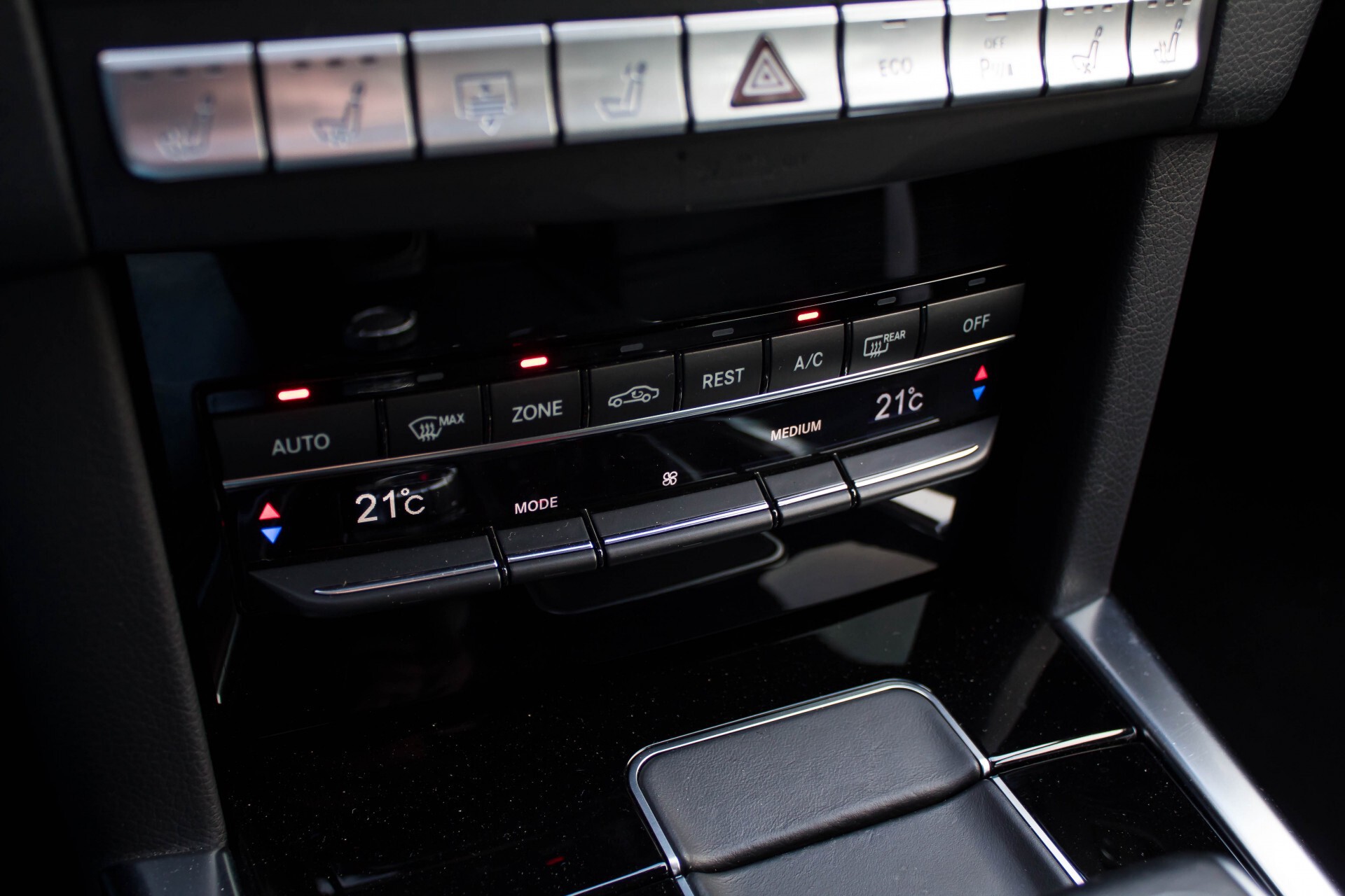 Mercedes-Benz E-Klasse 63 AMG S 4-M Panorama/Distronic/Keyless/Harman-Kardon/V-Max Aut7 Foto 18