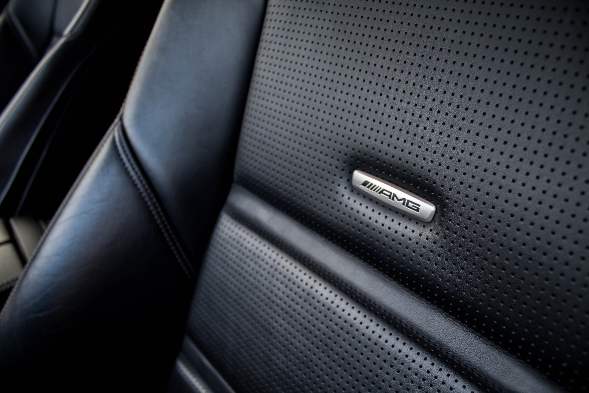 Mercedes-Benz E-Klasse 63 AMG S 4-M Panorama/Distronic/Keyless/Harman-Kardon/V-Max Aut7 Foto 27