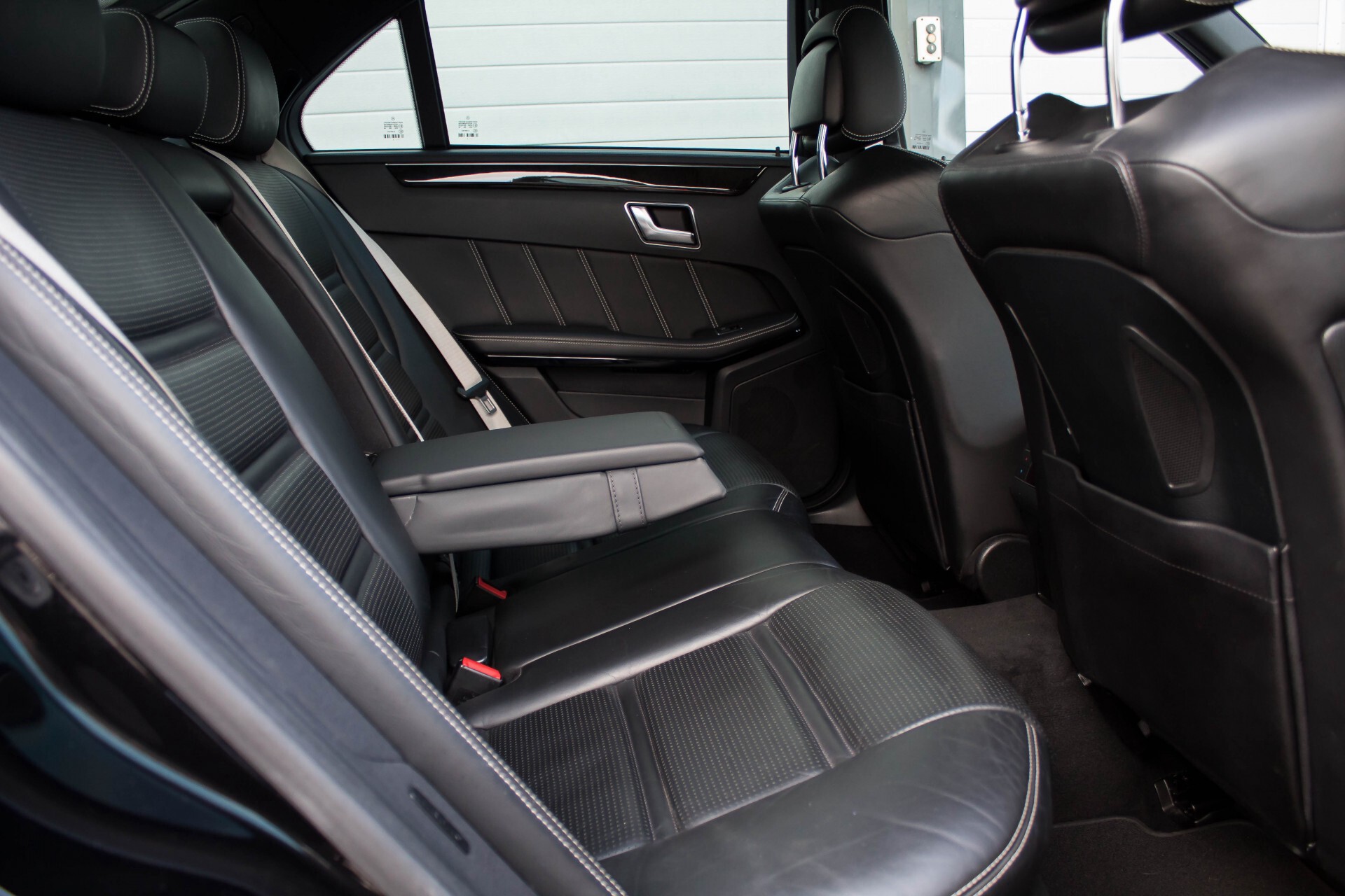 Mercedes-Benz E-Klasse 63 AMG S 4-M Panorama/Distronic/Keyless/Harman-Kardon/V-Max Aut7 Foto 5