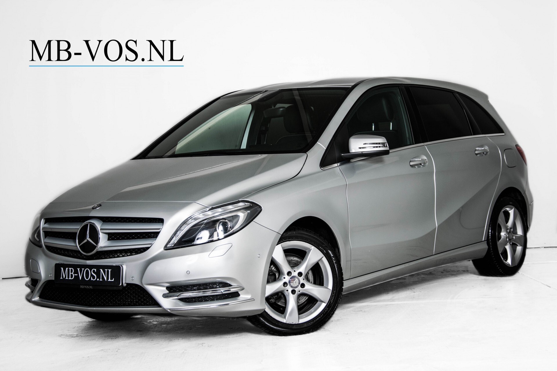 Mercedes-Benz B-Klasse 200 Sport Navi/Bi-xenon/Wegklapbare trekhaak Foto 1