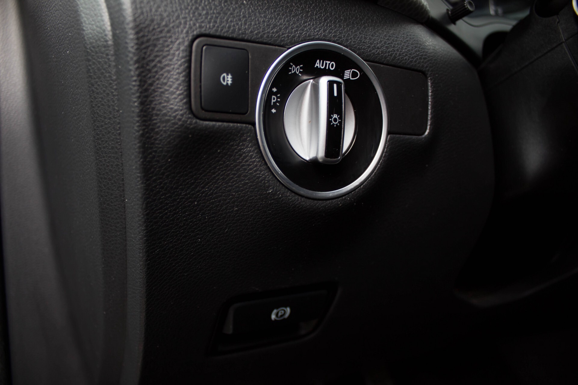 Mercedes-Benz B-Klasse 200 Sport Navi/Bi-xenon/Wegklapbare trekhaak Foto 25