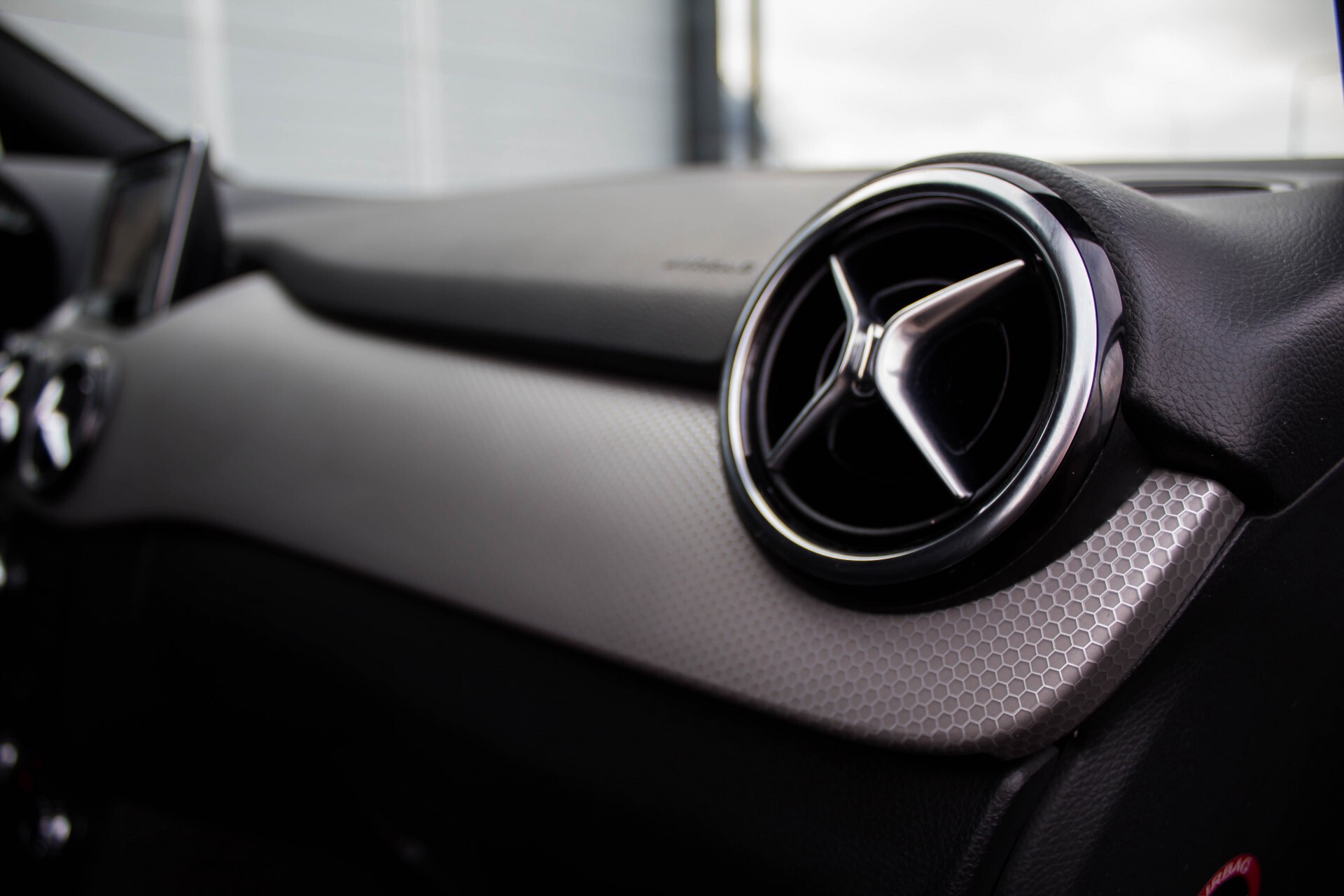 Mercedes-Benz B-Klasse 200 Sport Navi/Bi-xenon/Wegklapbare trekhaak Foto 27