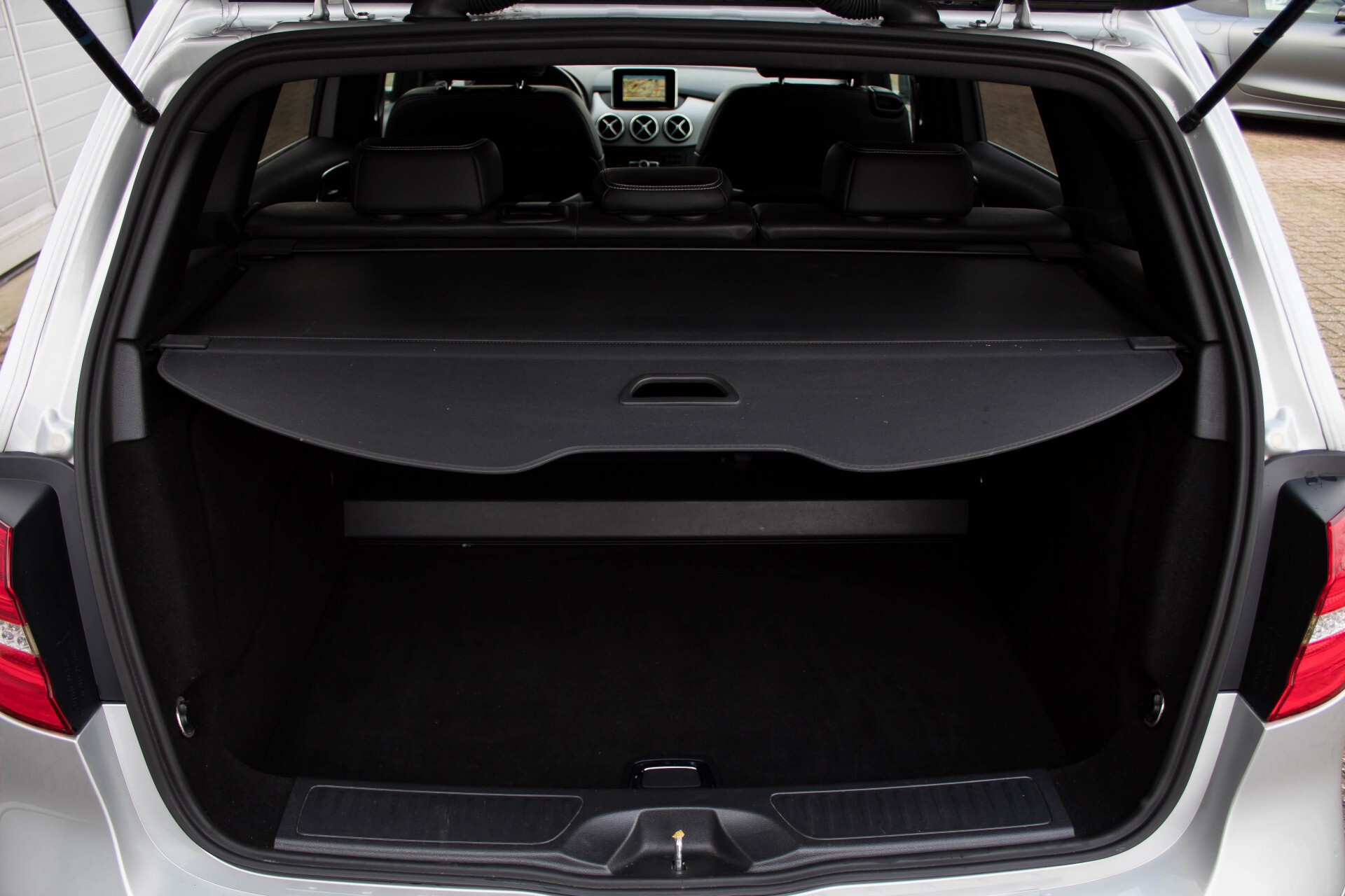 Mercedes-Benz B-Klasse 200 Sport Navi/Bi-xenon/Wegklapbare trekhaak Foto 31