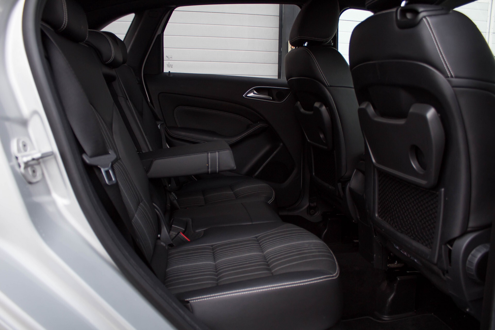 Mercedes-Benz B-Klasse 200 Sport Navi/Bi-xenon/Wegklapbare trekhaak Foto 5