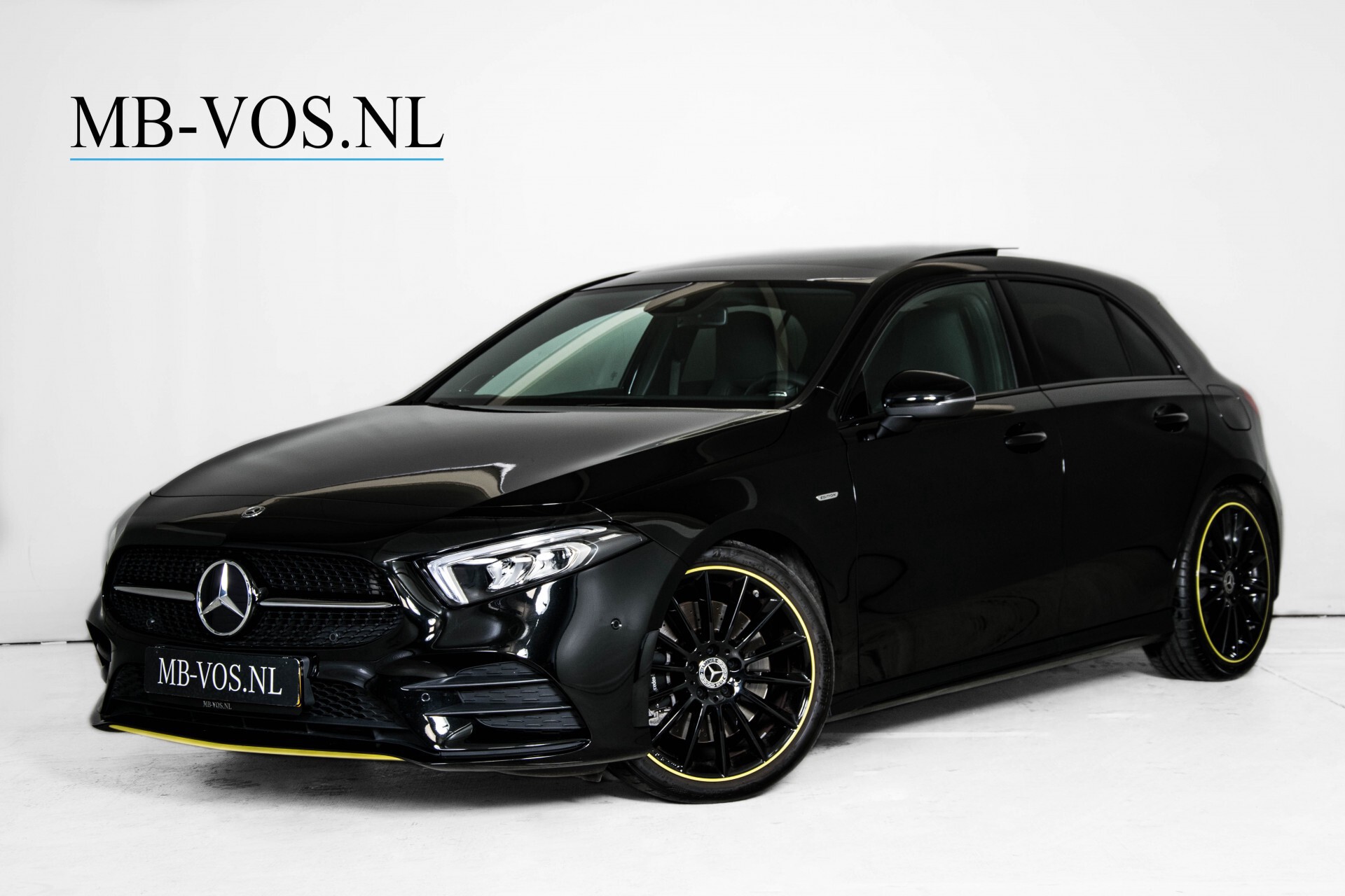 Mercedes-Benz A-Klasse 250 AMG Edition 1 Panorama Burmester Night Aut7 Foto 1