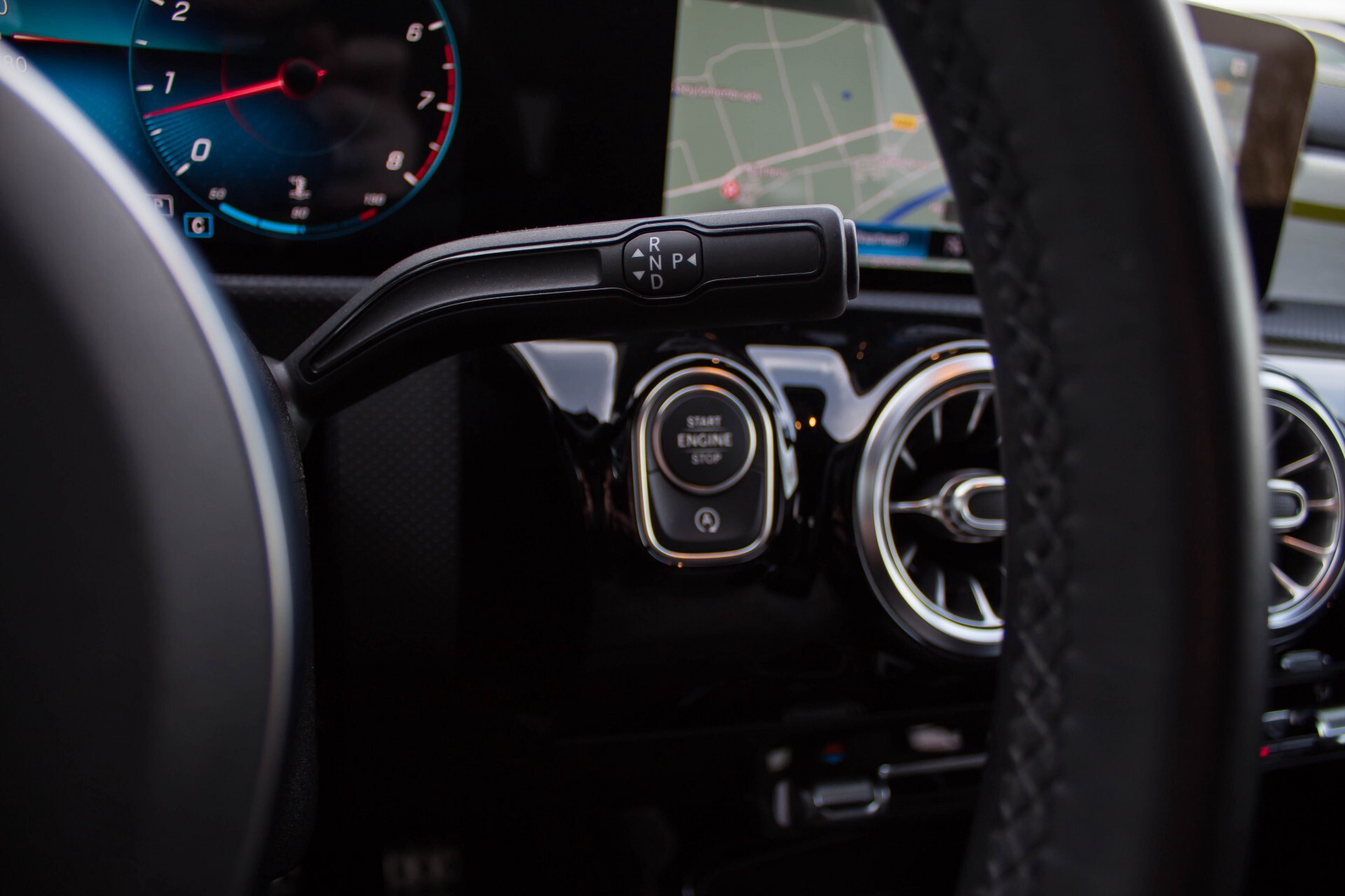 Mercedes-Benz A-Klasse 250 AMG Edition 1 Panorama Burmester Night Aut7 Foto 13