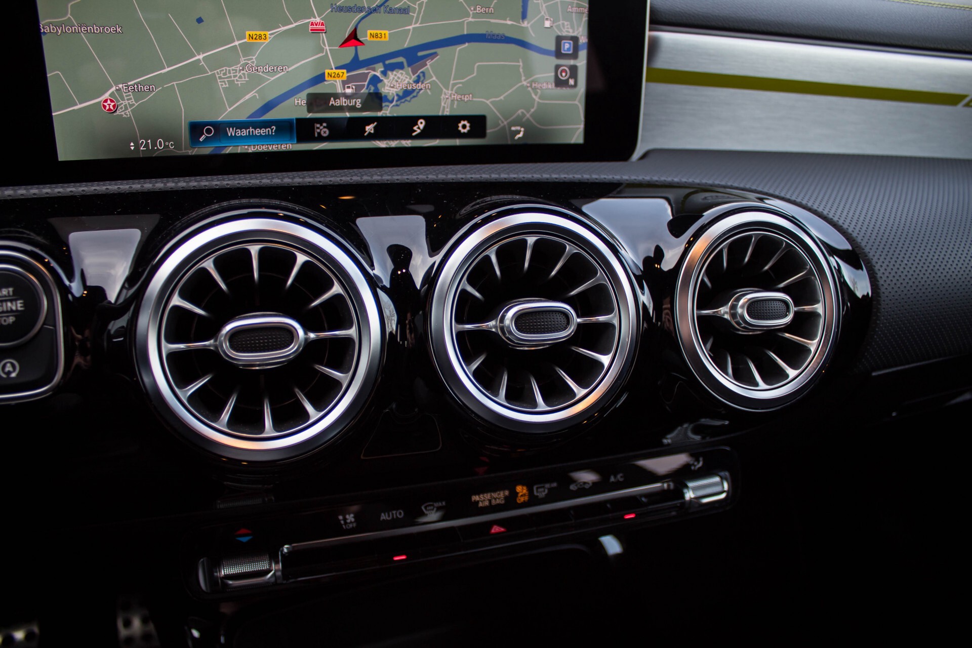 Mercedes-Benz A-Klasse 250 AMG Edition 1 Panorama Burmester Night Aut7 Foto 16