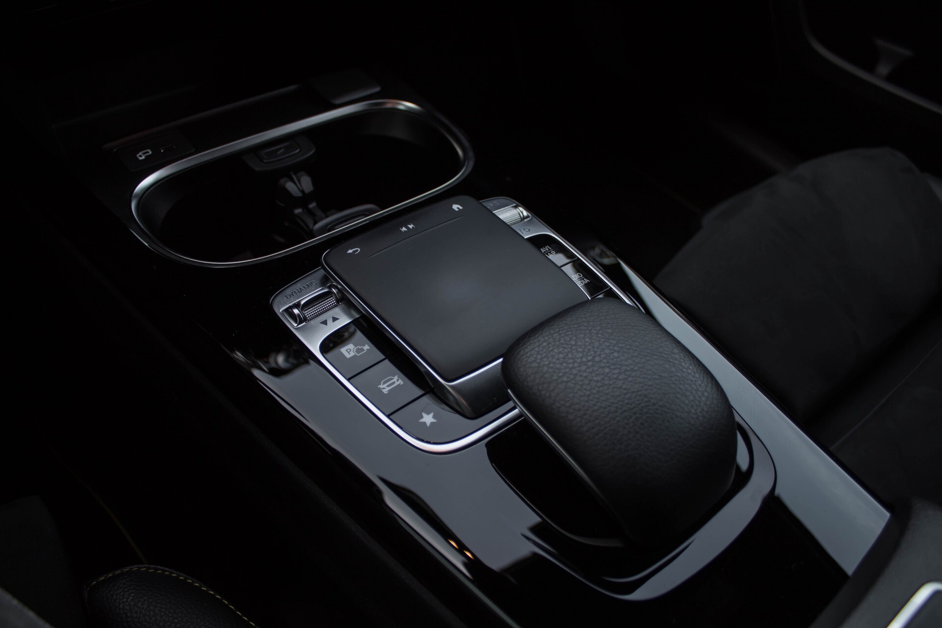 Mercedes-Benz A-Klasse 250 AMG Edition 1 Panorama Burmester Night Aut7 Foto 19