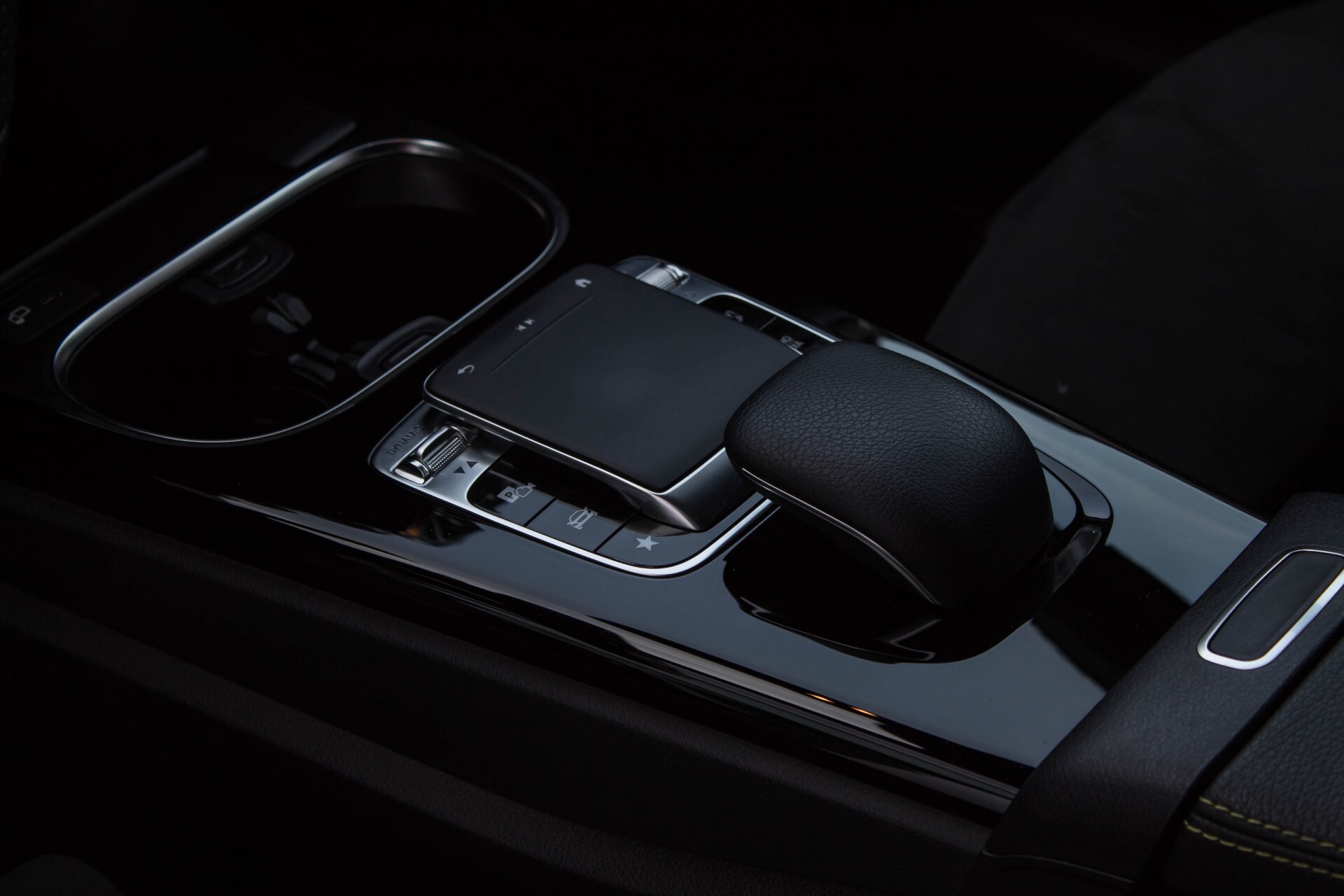 Mercedes-Benz A-Klasse 250 AMG Edition 1 Panorama Burmester Night Aut7 Foto 21