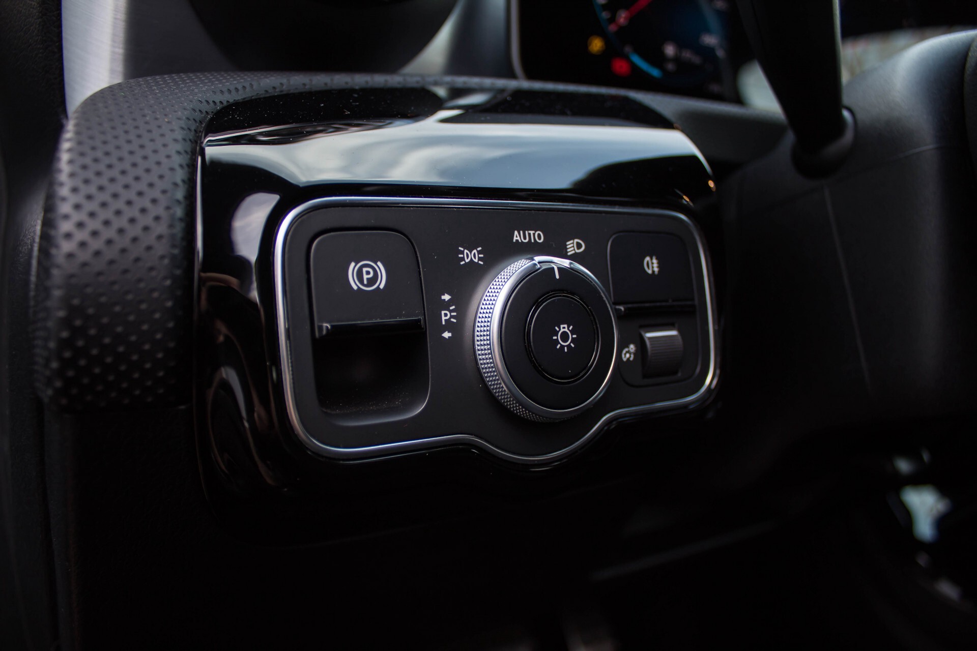 Mercedes-Benz A-Klasse 250 AMG Edition 1 Panorama Burmester Night Aut7 Foto 26