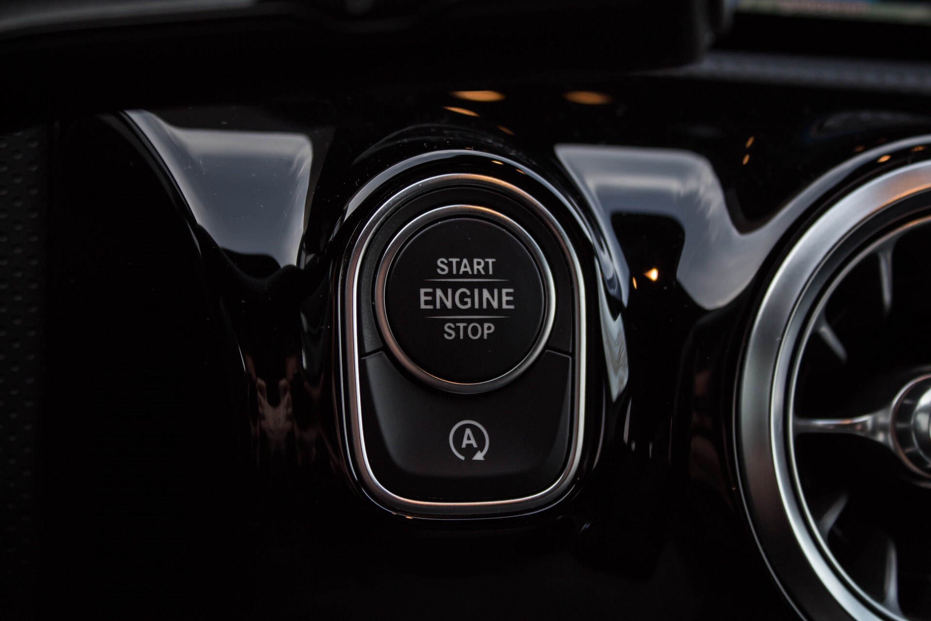 Mercedes-Benz A-Klasse 250 AMG Edition 1 Panorama Burmester Night Aut7 Foto 28