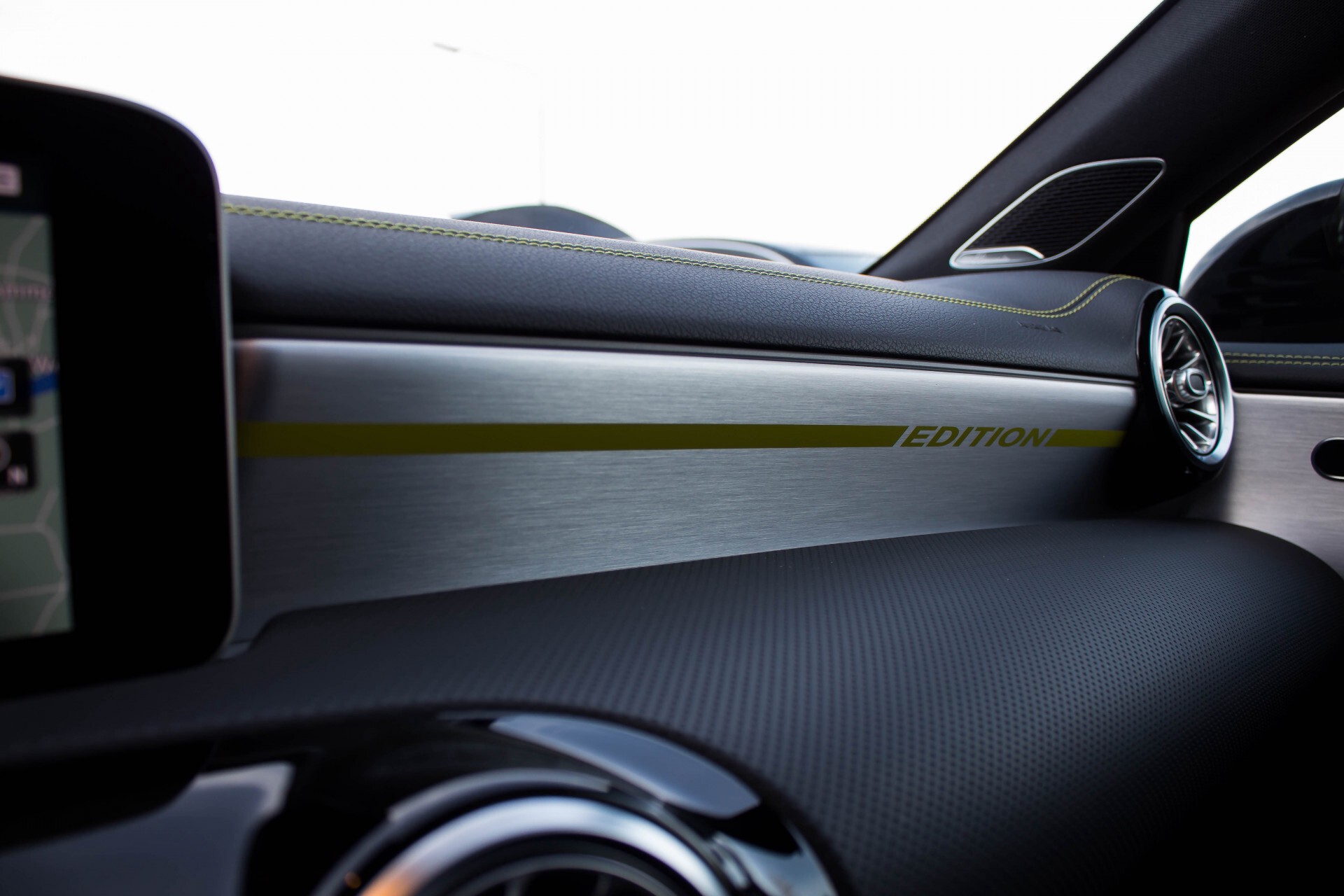 Mercedes-Benz A-Klasse 250 AMG Edition 1 Panorama Burmester Night Aut7 Foto 29