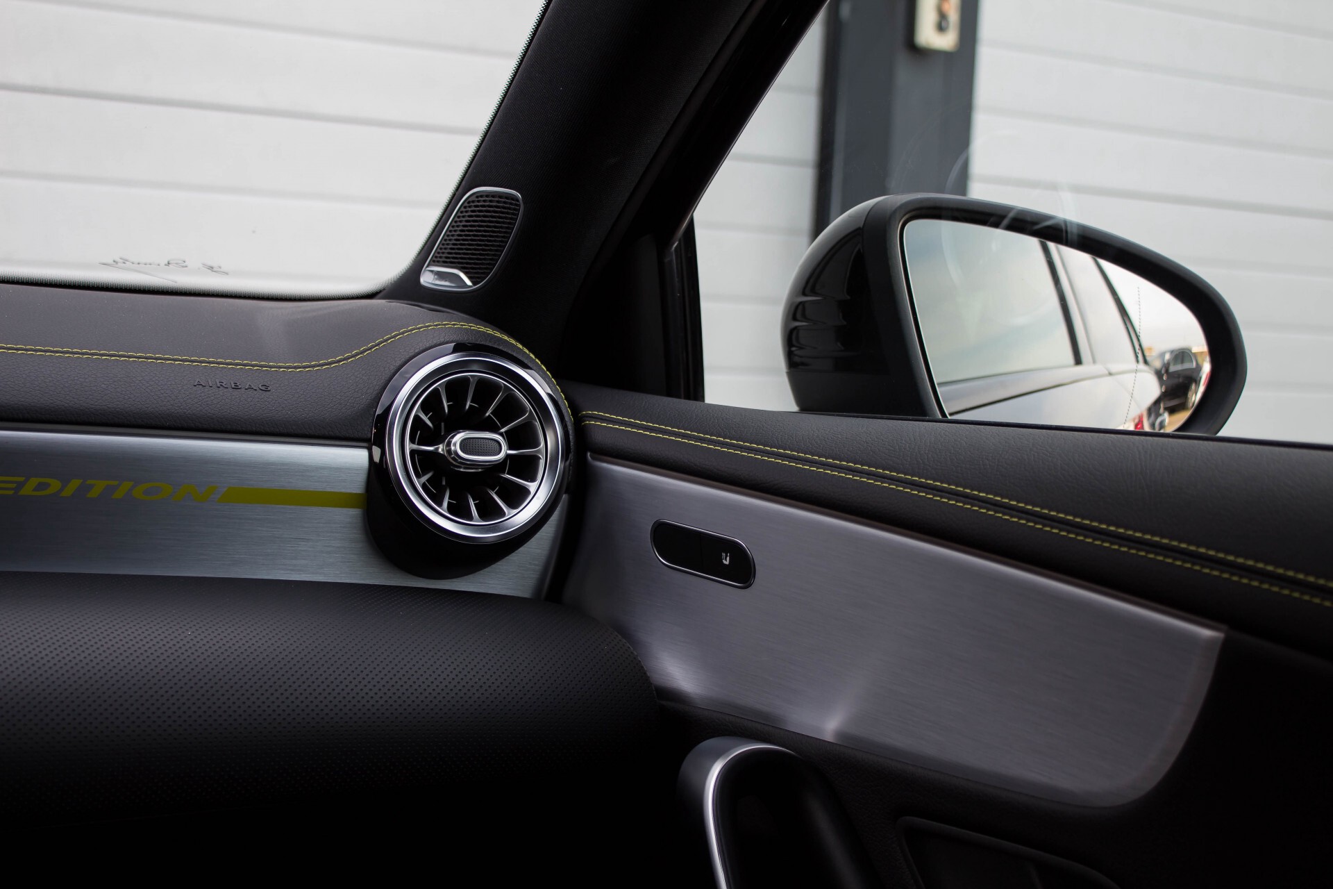 Mercedes-Benz A-Klasse 250 AMG Edition 1 Panorama Burmester Night Aut7 Foto 35