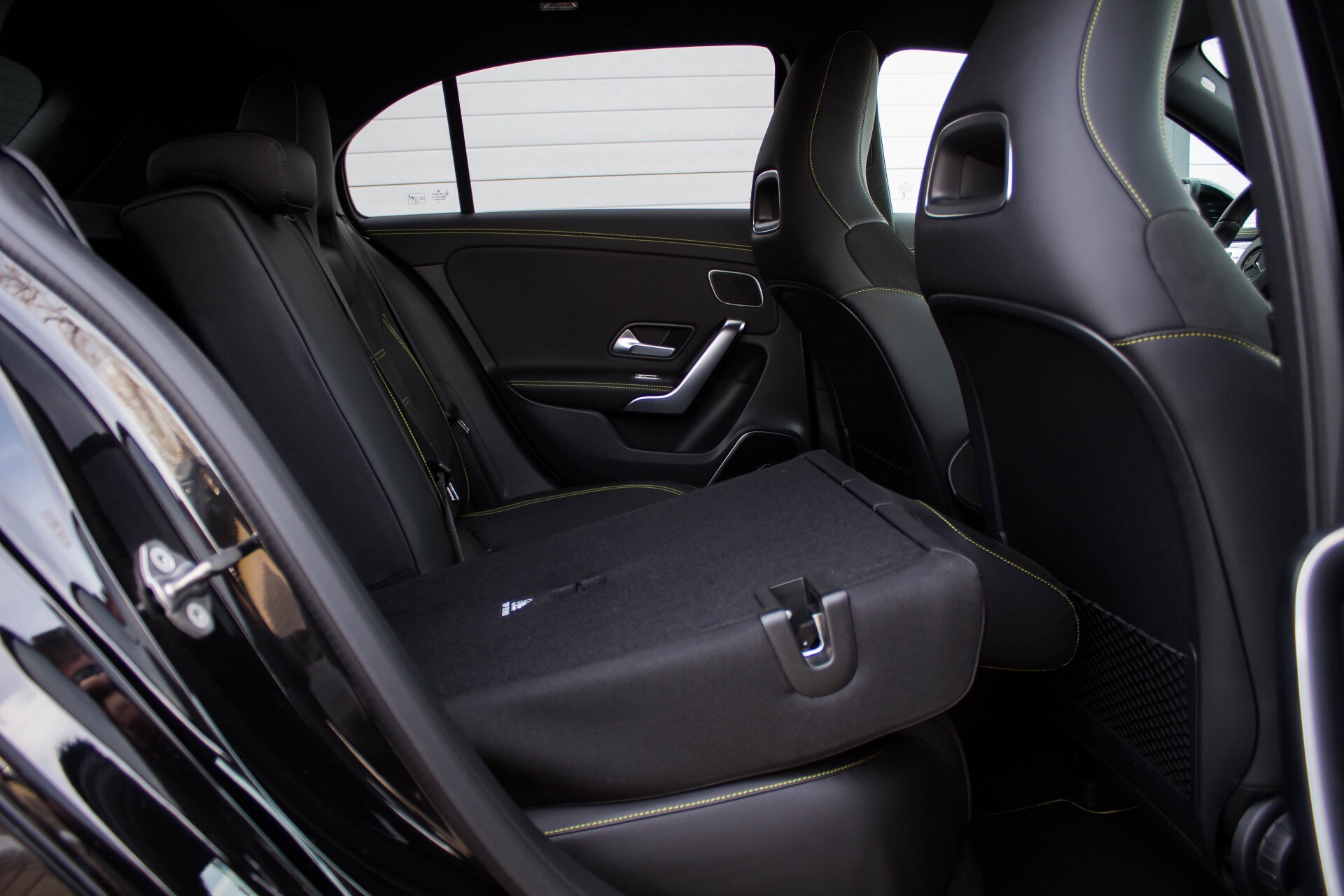 Mercedes-Benz A-Klasse 250 AMG Edition 1 Panorama Burmester Night Aut7 Foto 5