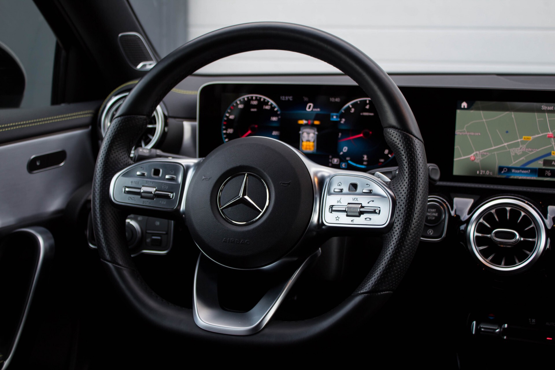 Mercedes-Benz A-Klasse 250 AMG Edition 1 Panorama Burmester Night Aut7 Foto 8