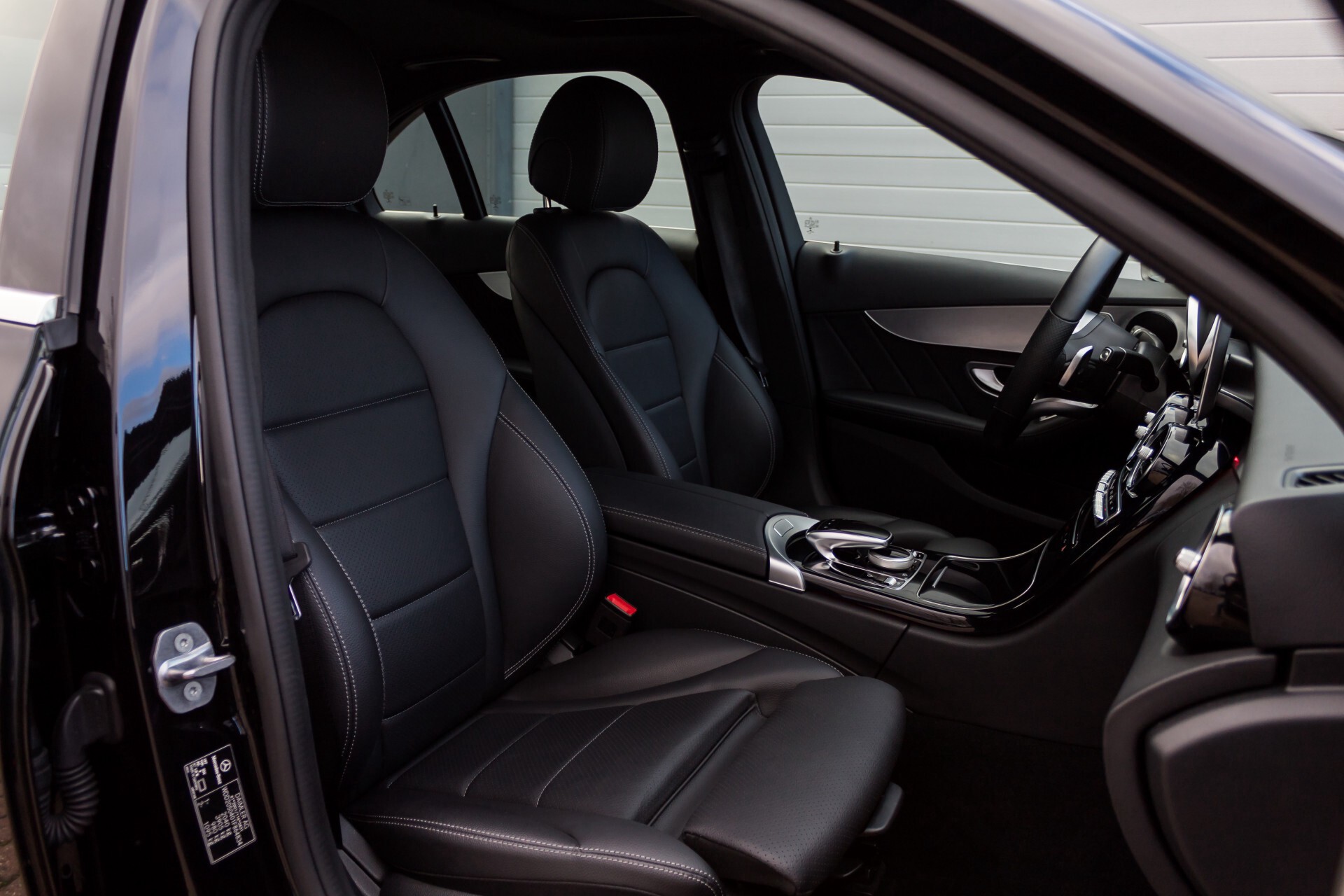 Mercedes-Benz C-Klasse 180 AMG Schuifdak/DAB/MultibeamLight/Infotainment/Assistentie Aut9 Foto 3