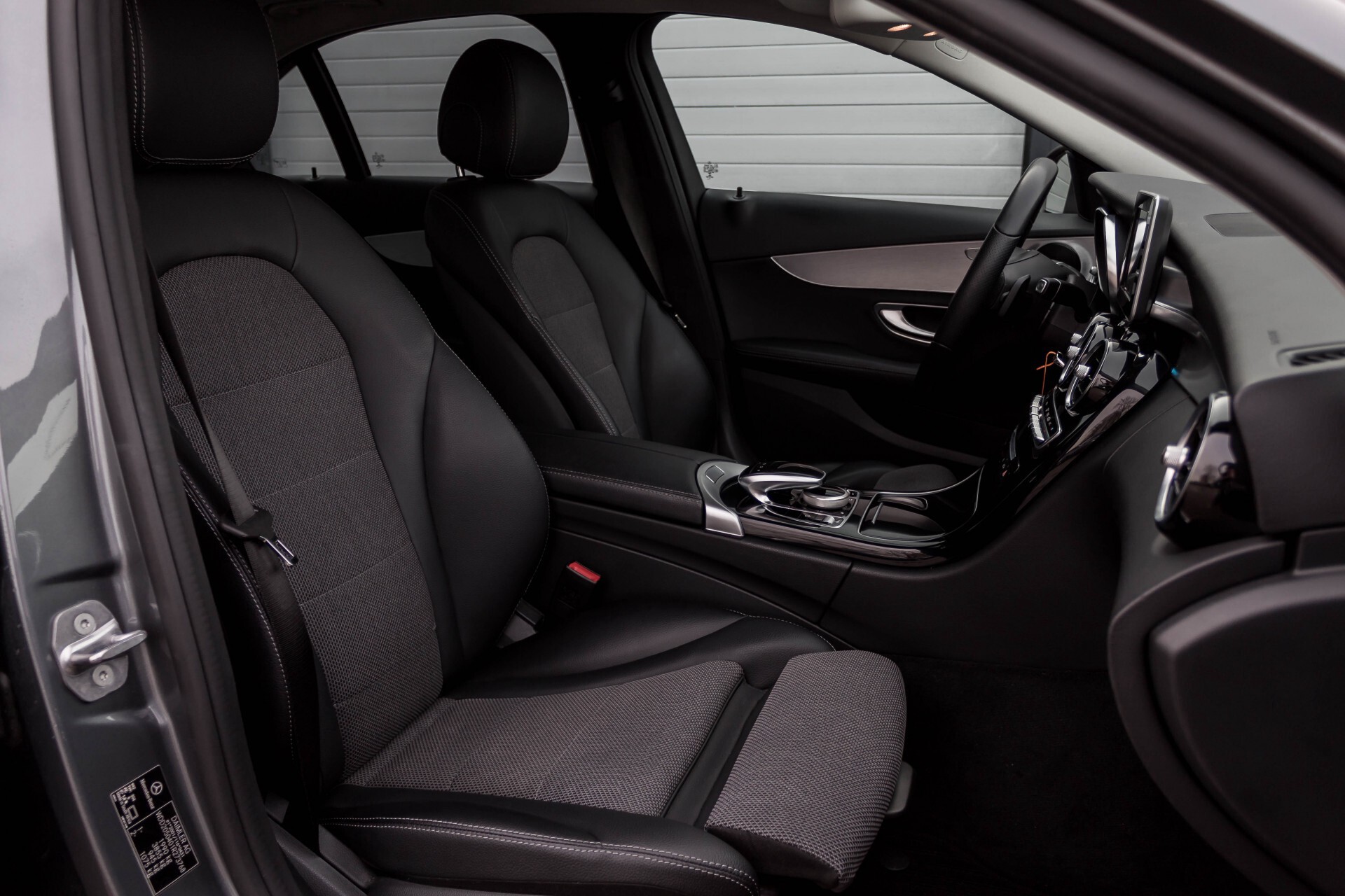 Mercedes-Benz C-Klasse 180 Avantgarde Schuifdak/ILS/Dodehoekassist/18" Aut9 Foto 3