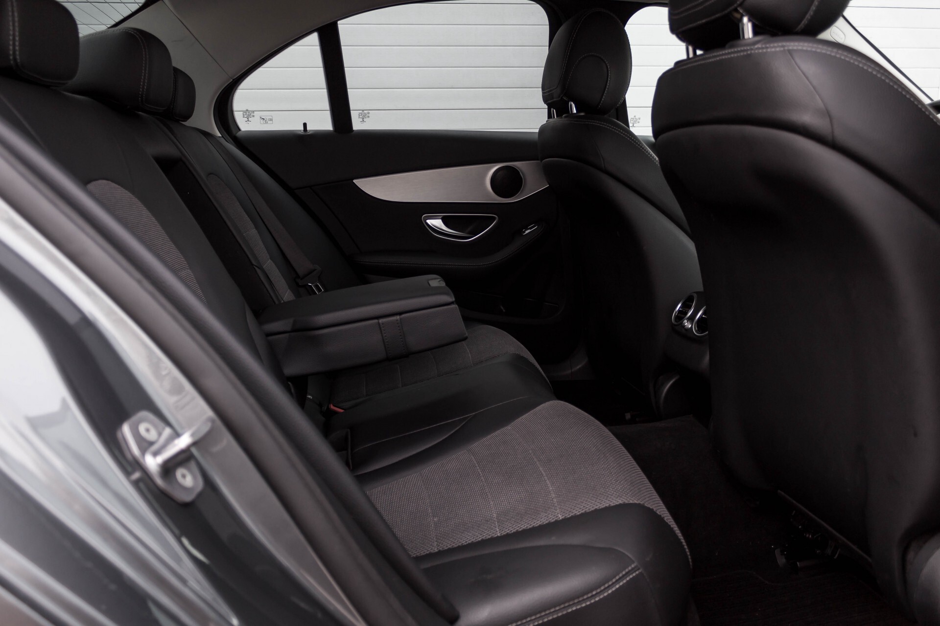 Mercedes-Benz C-Klasse 180 Avantgarde Schuifdak/ILS/Dodehoekassist/18" Aut9 Foto 5