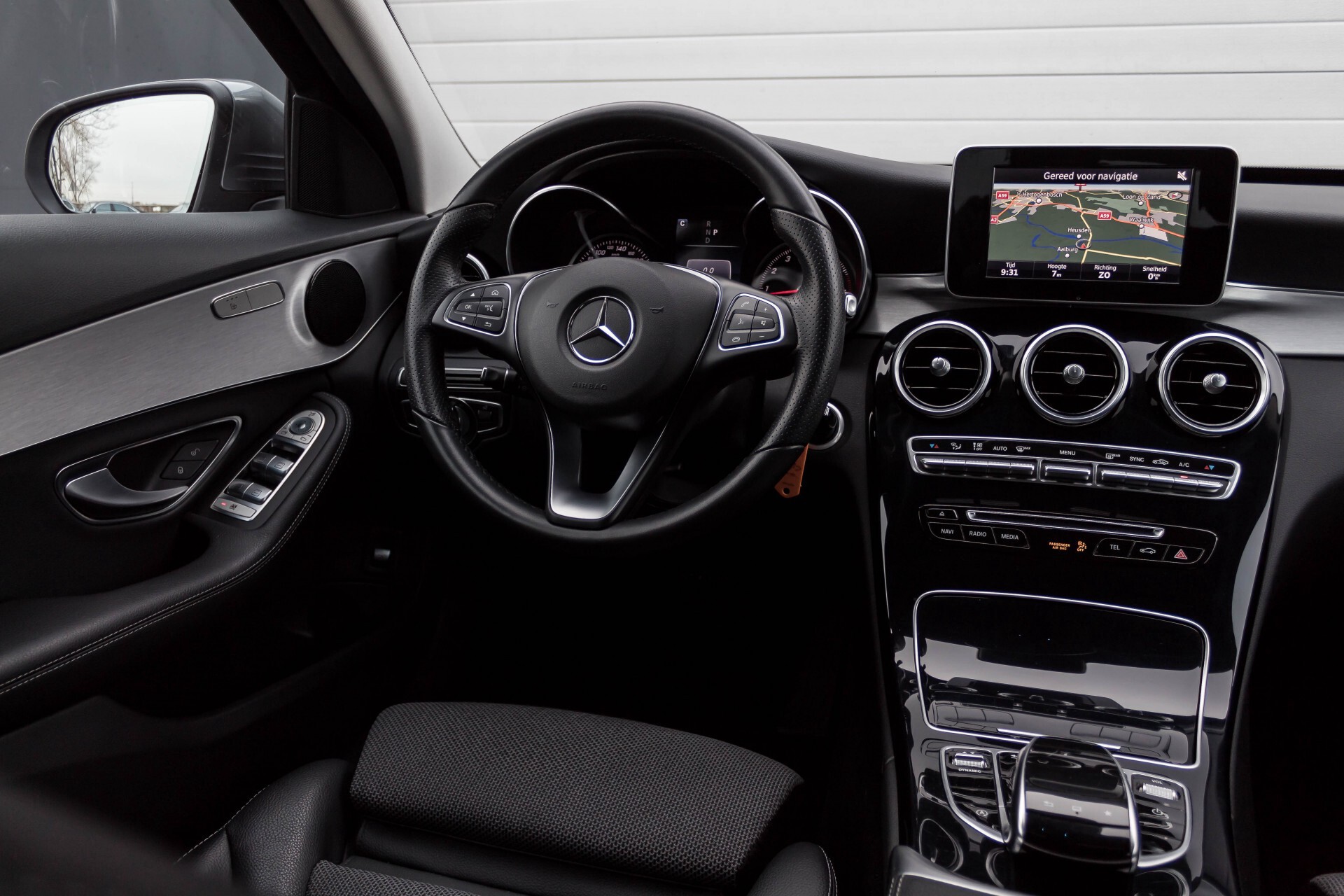 Mercedes-Benz C-Klasse 180 Avantgarde Schuifdak/ILS/Dodehoekassist/18" Aut9 Foto 6