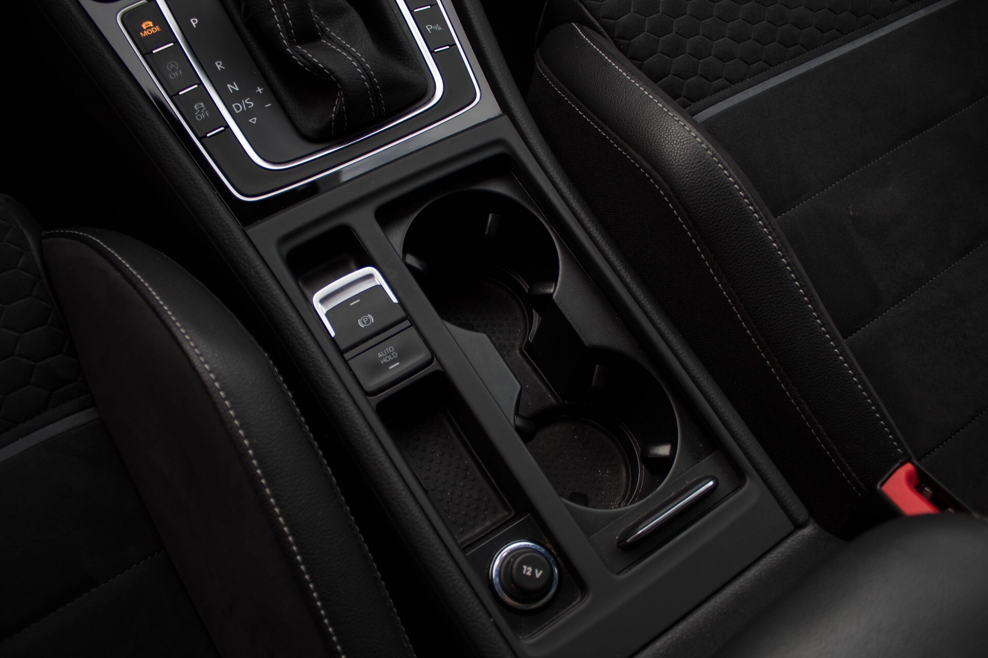 Volkswagen Golf 2.0 TDI GTD Facelift Panorama FULL OPTIONS DSG7 Foto 23